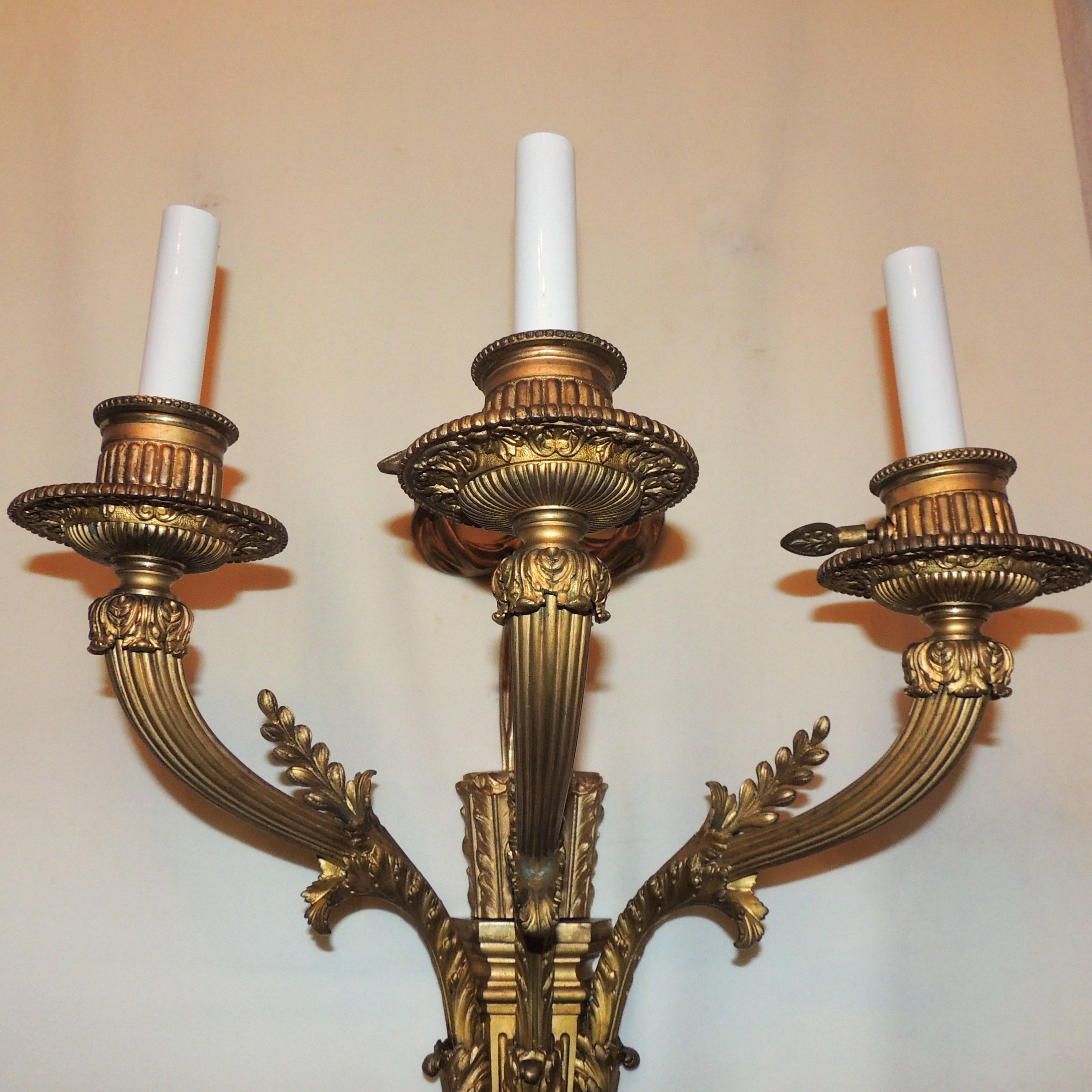 Mid-20th Century Beautiful Large Three-Arm Caldwell Gilt Doré Bronze Regency Sconces Ribbon Top For Sale