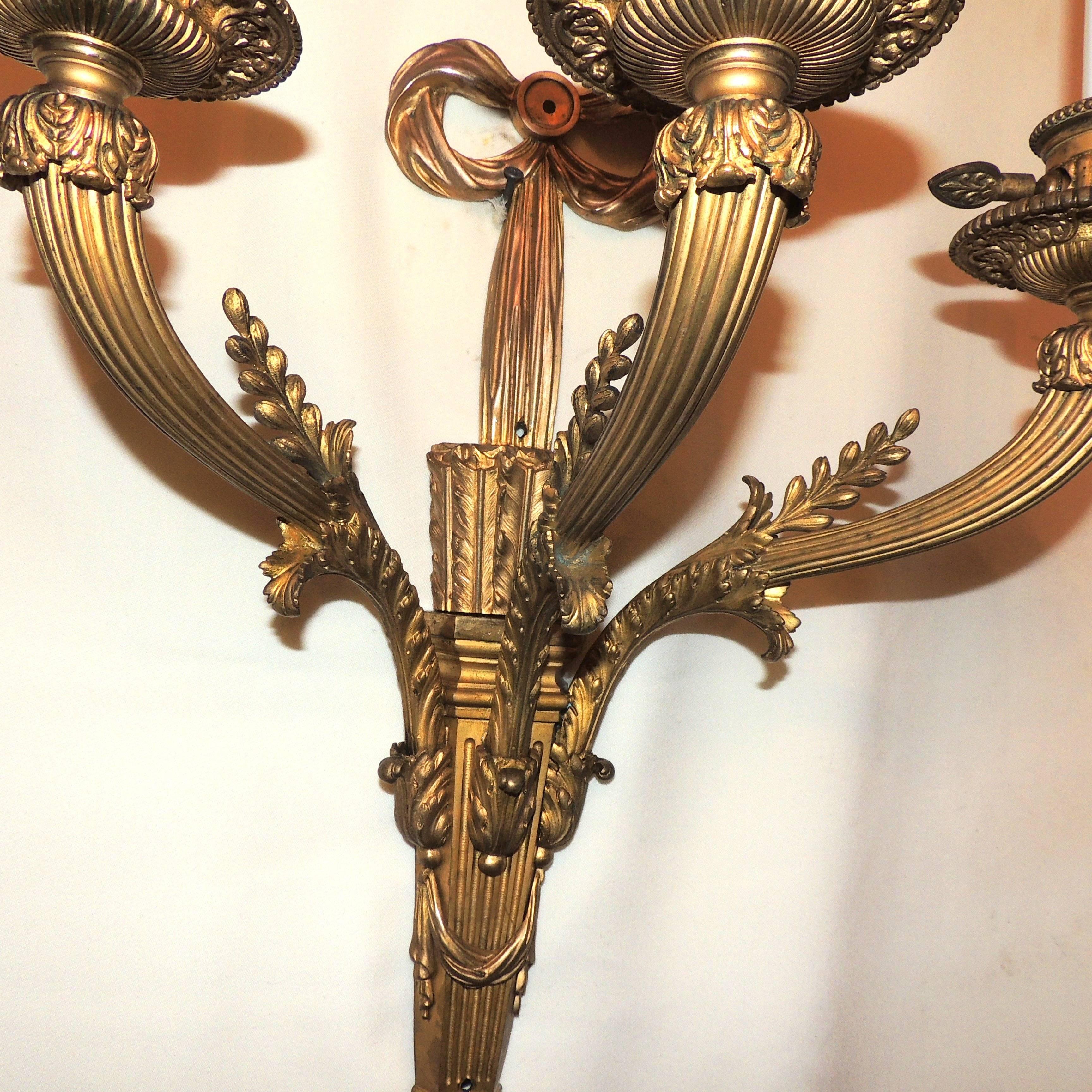 Beautiful Large Three-Arm Caldwell Gilt Doré Bronze Regency Sconces Ribbon Top For Sale 3