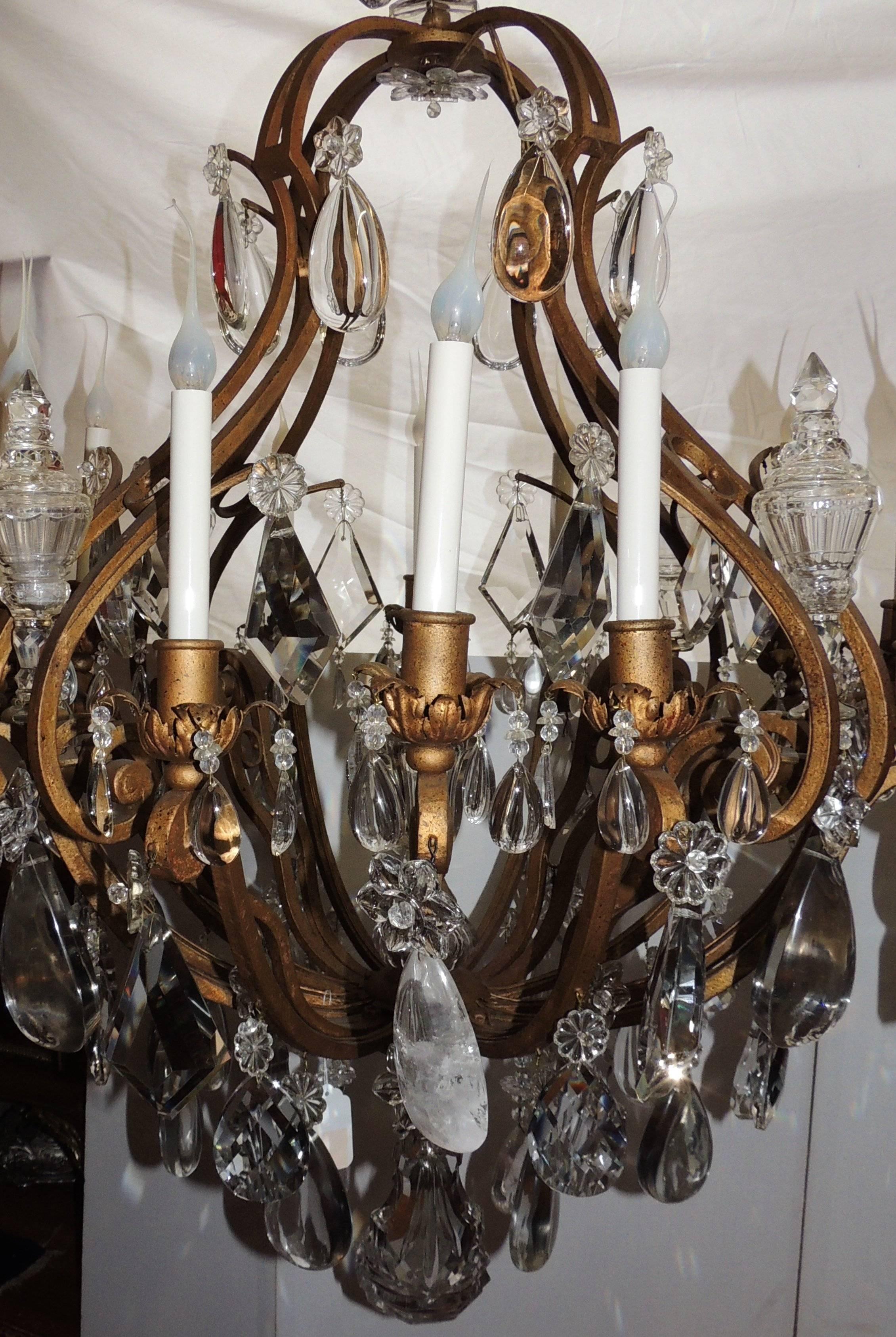 Early 20th Century Majestic Gilt French Twelve-Light Rock Crystal Large Chandelier Bagues Fixture For Sale