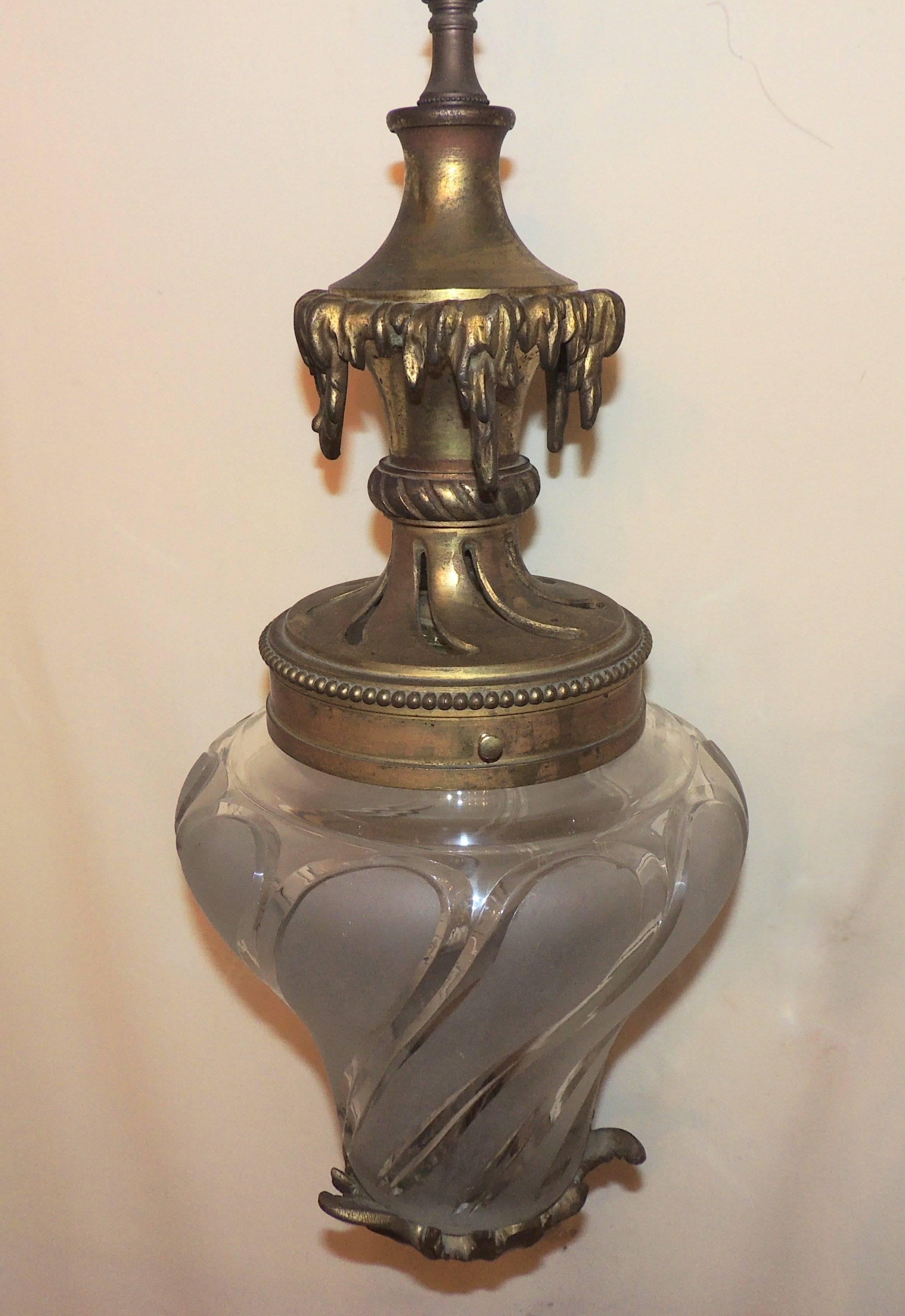 Wonderful French bronze filigree frosted swirl beveled glass lantern fixture.

Measures: 22