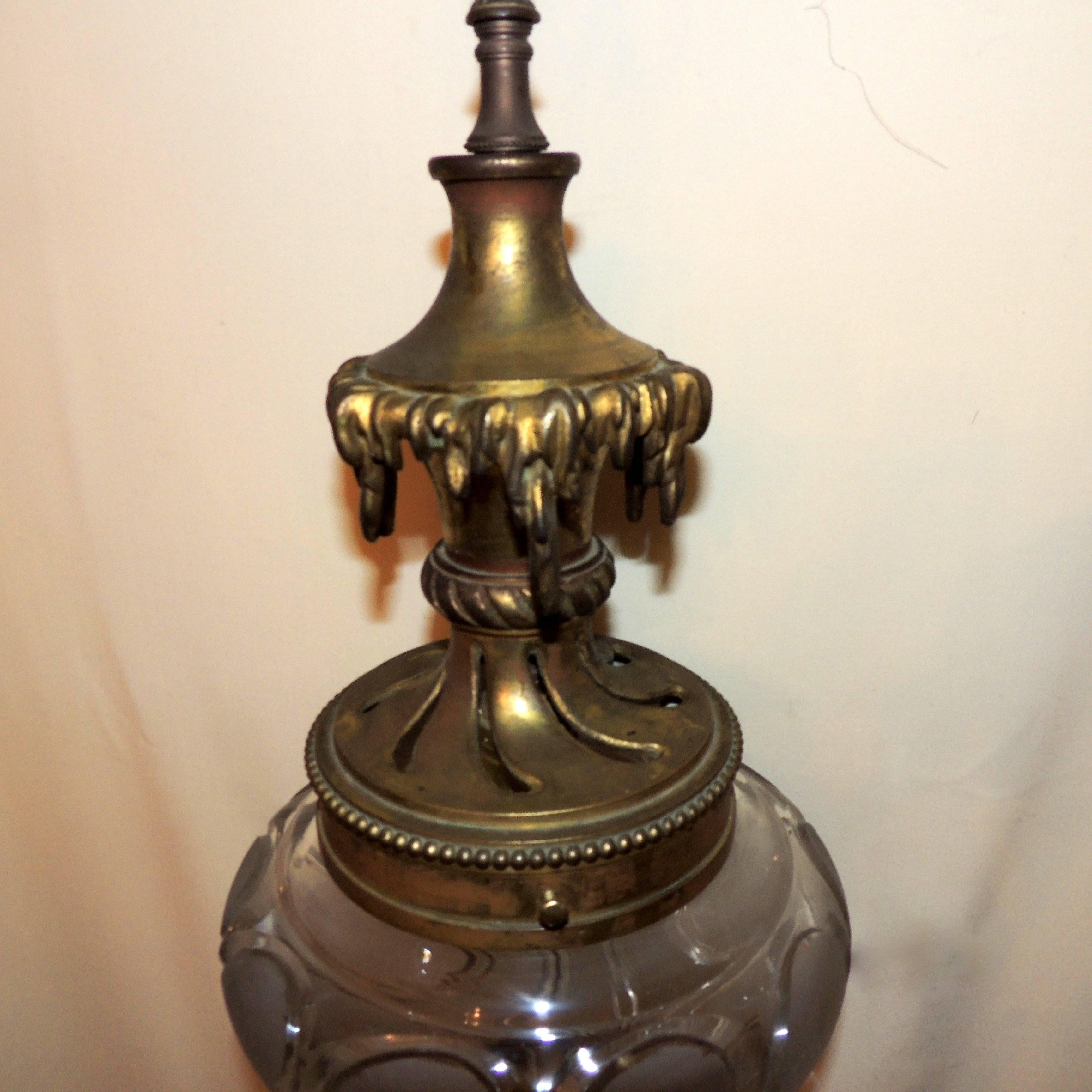 Wonderful French Bronze Filigree Frosted Swirl Beveled Glass Lantern Fixture In Good Condition For Sale In Roslyn, NY