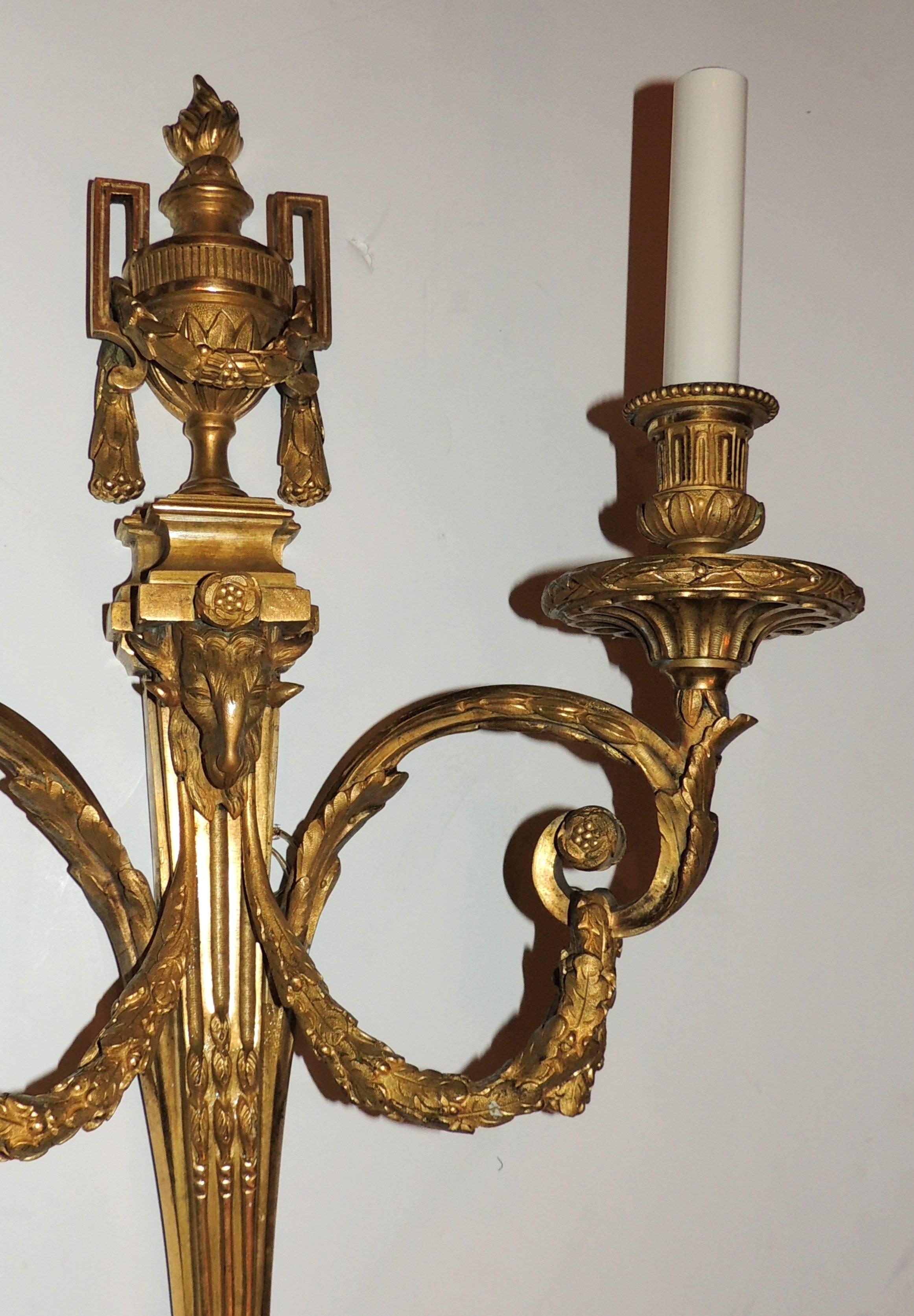 Fine Pair French Dore Bronze Neoclassical Rams Head Linke Filigree Swag Sconces For Sale 3