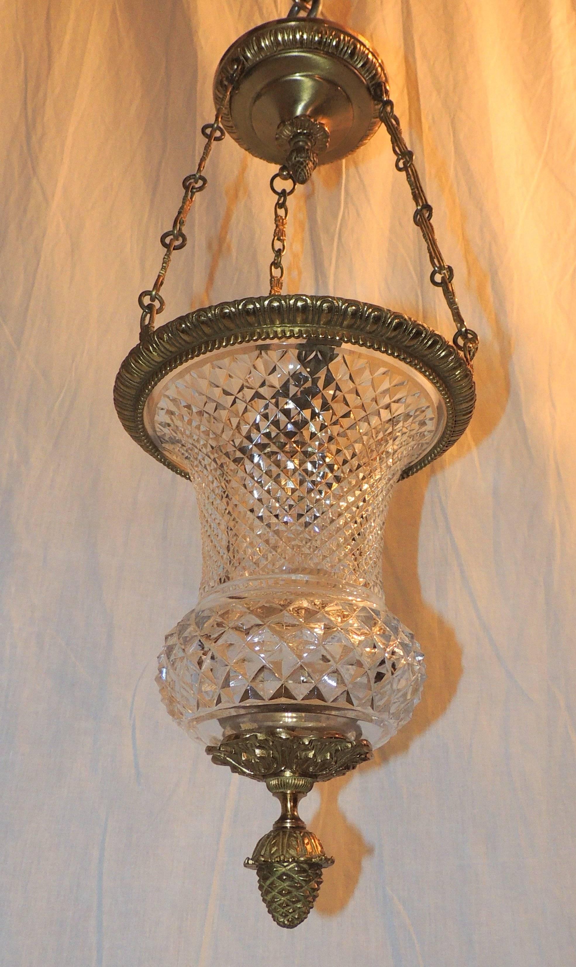 Beautiful etched design surround the rim and matching canopy. The beautiful cut-glass lantern allows the single downward light to illuminate the space.
 Acorn finials at the top and bottom give the Classic elegance to this wonderful vintage