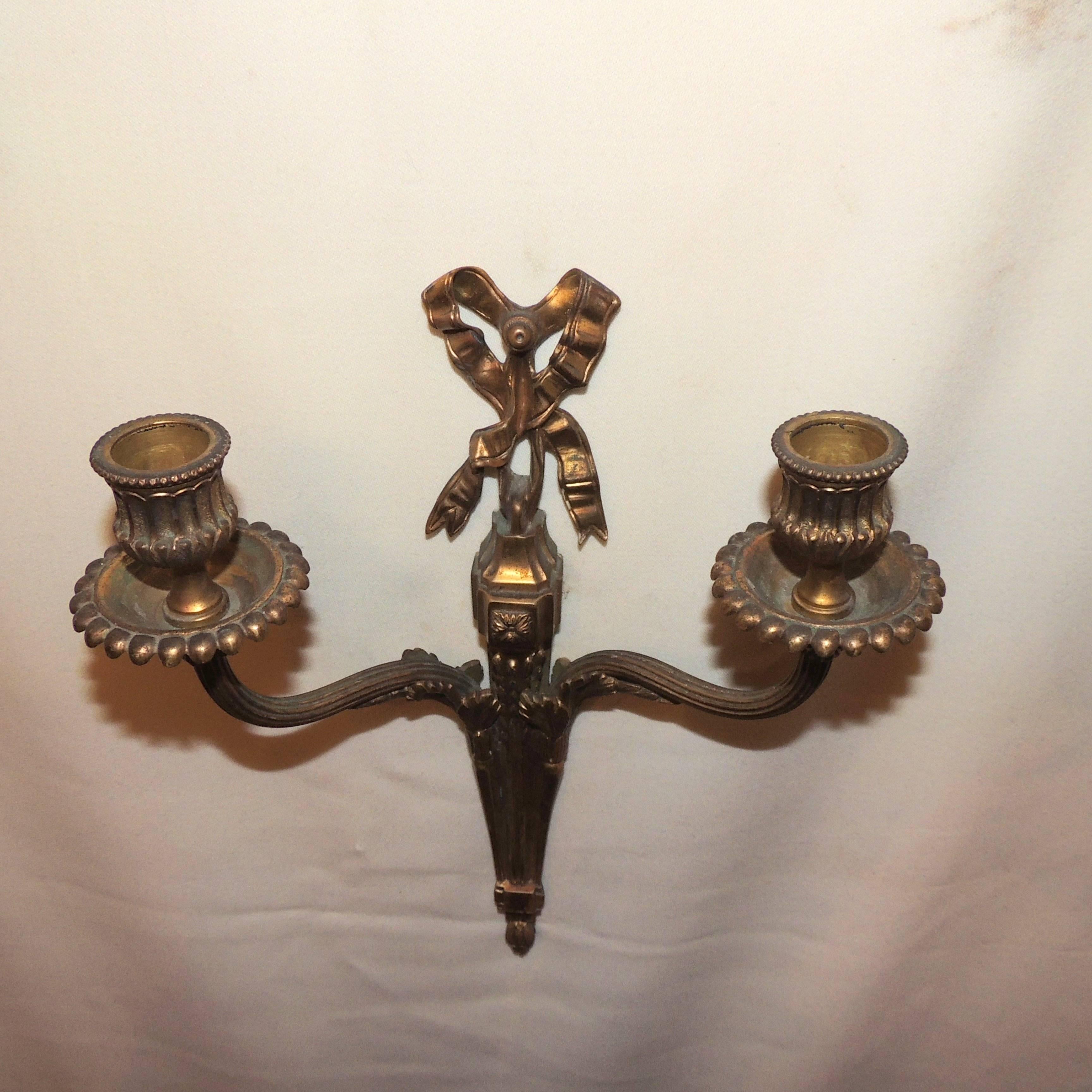 Wonderful French Gilt Bronze Set of Four Bow Top Neoclassical Two-Arm Sconces For Sale 3