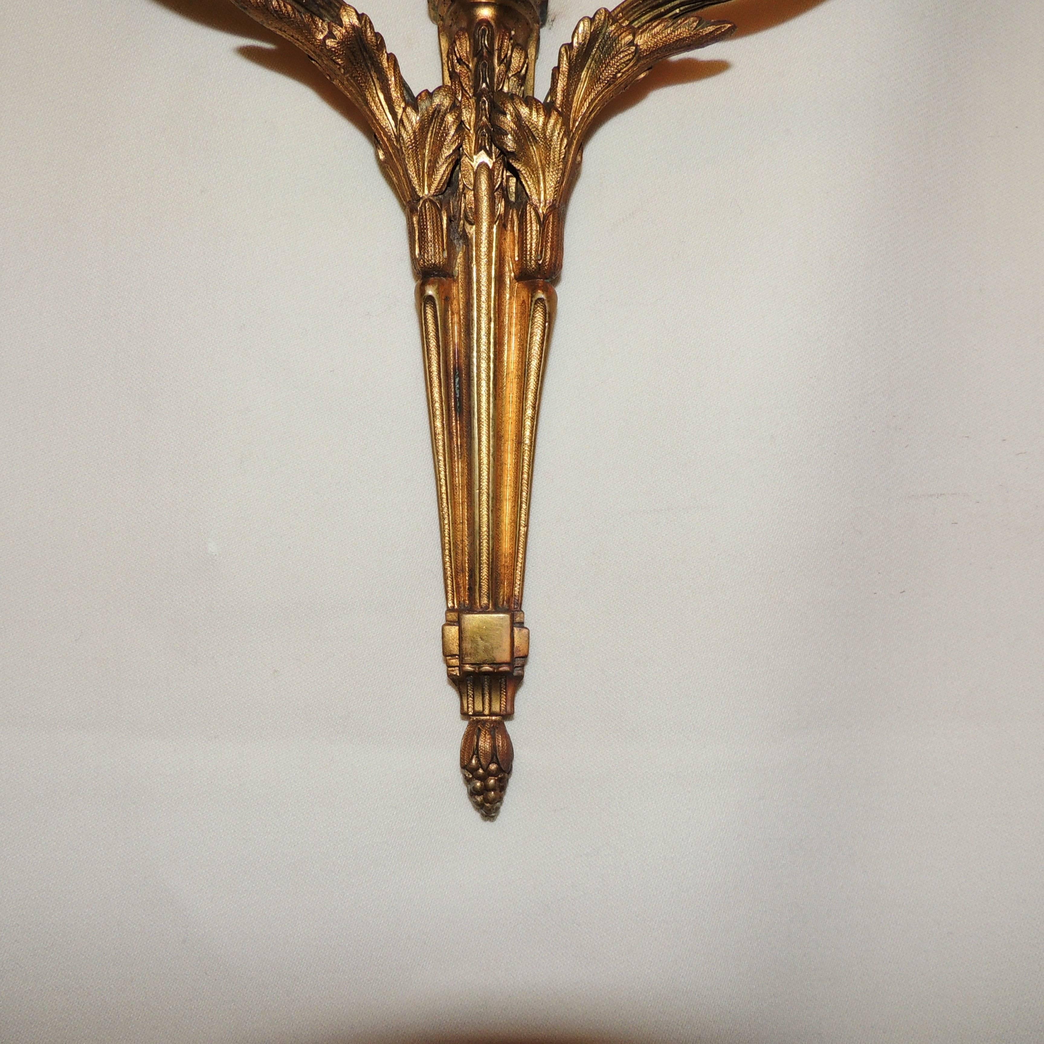 Wonderful French Gilt Bronze Set of Four Bow Top Neoclassical Two-Arm Sconces For Sale 2