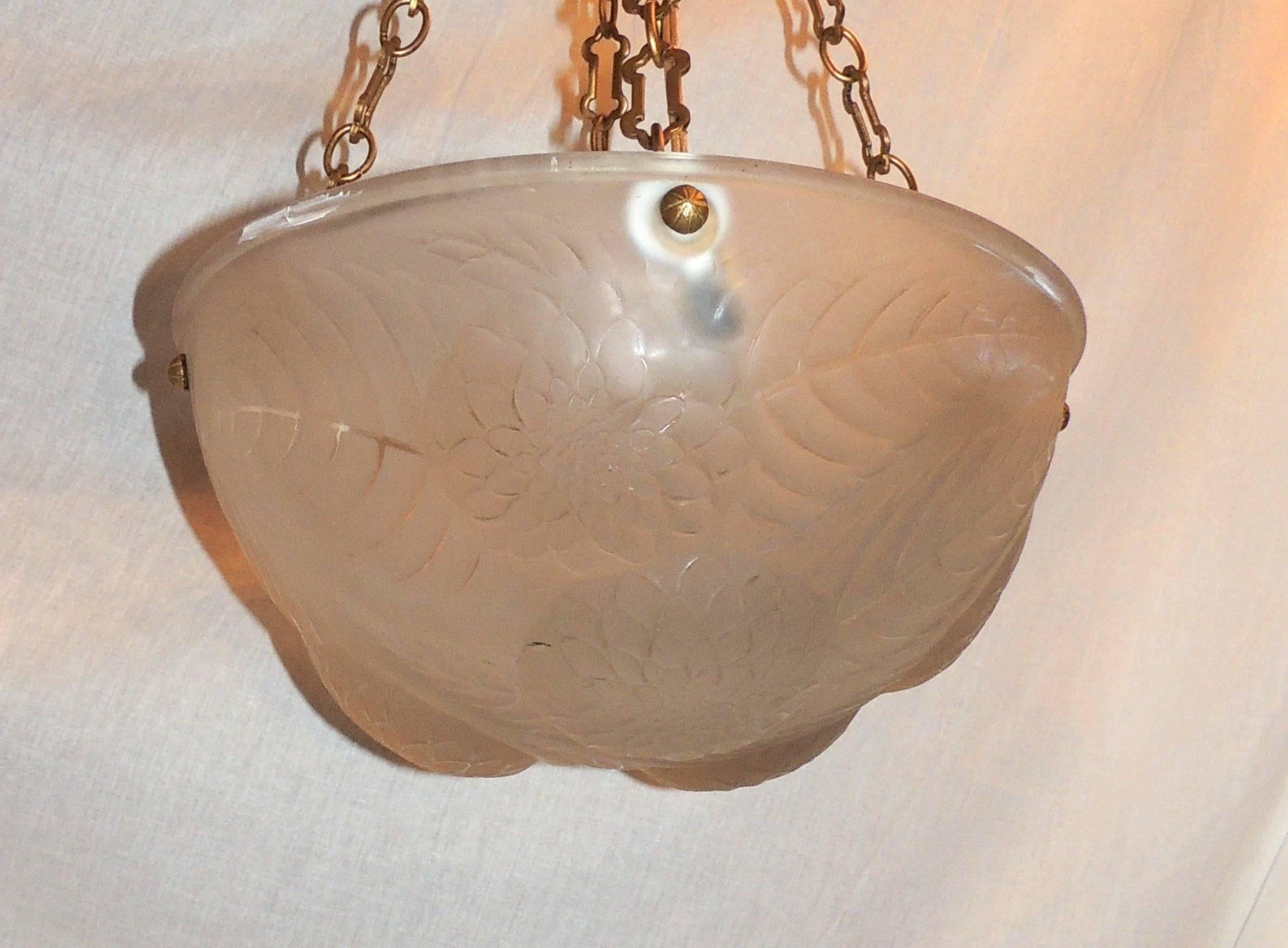 Fine Art Deco Frosted Floral Bowl Bronze Four-Light Chandelier Lalique Fixture In Good Condition For Sale In Roslyn, NY
