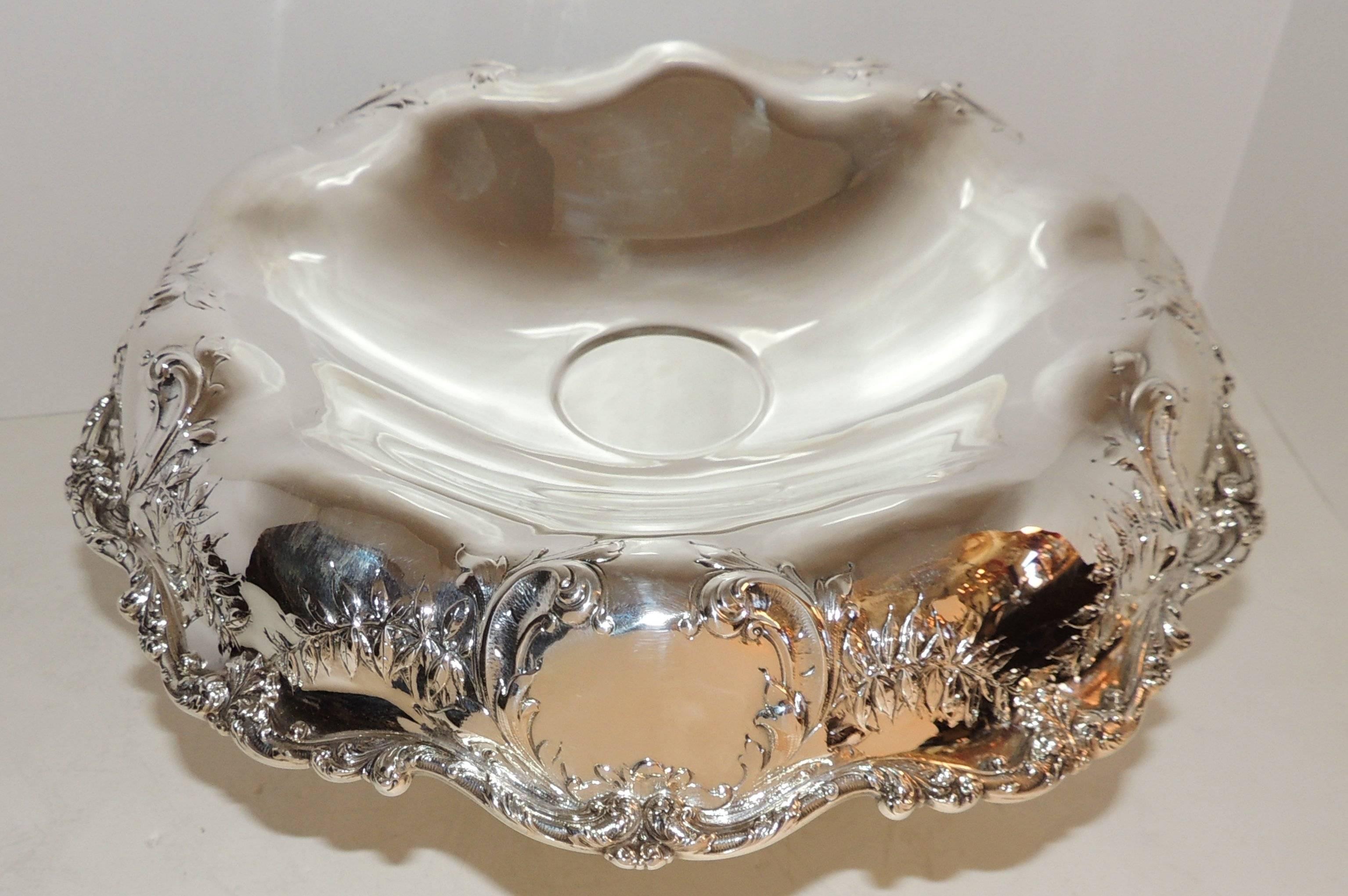 Etched Wonderful Bailey Banks & Biddle Co. Sterling Silver Pedestal Centerpiece Bowl For Sale
