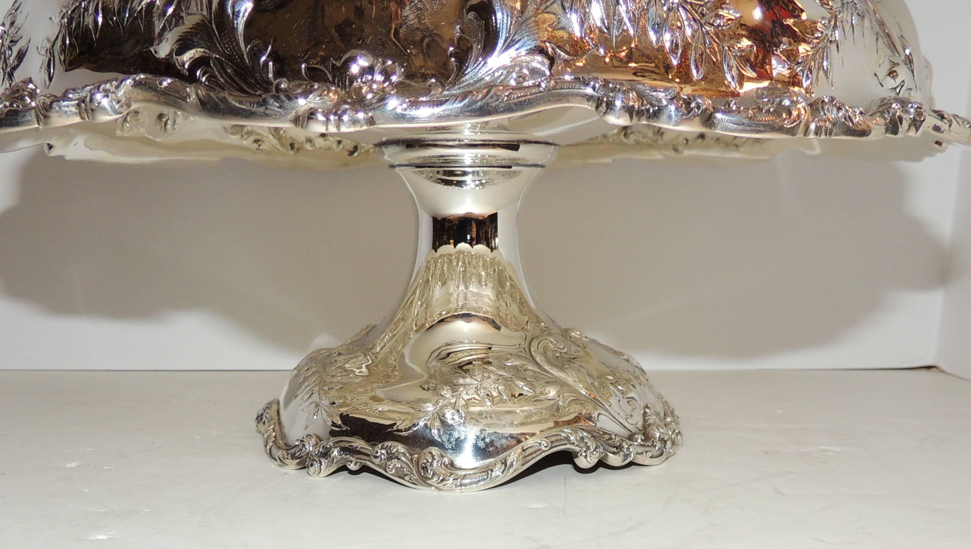 Wonderful Bailey Banks & Biddle Co. Sterling Silver Pedestal Centerpiece Bowl In Good Condition For Sale In Roslyn, NY
