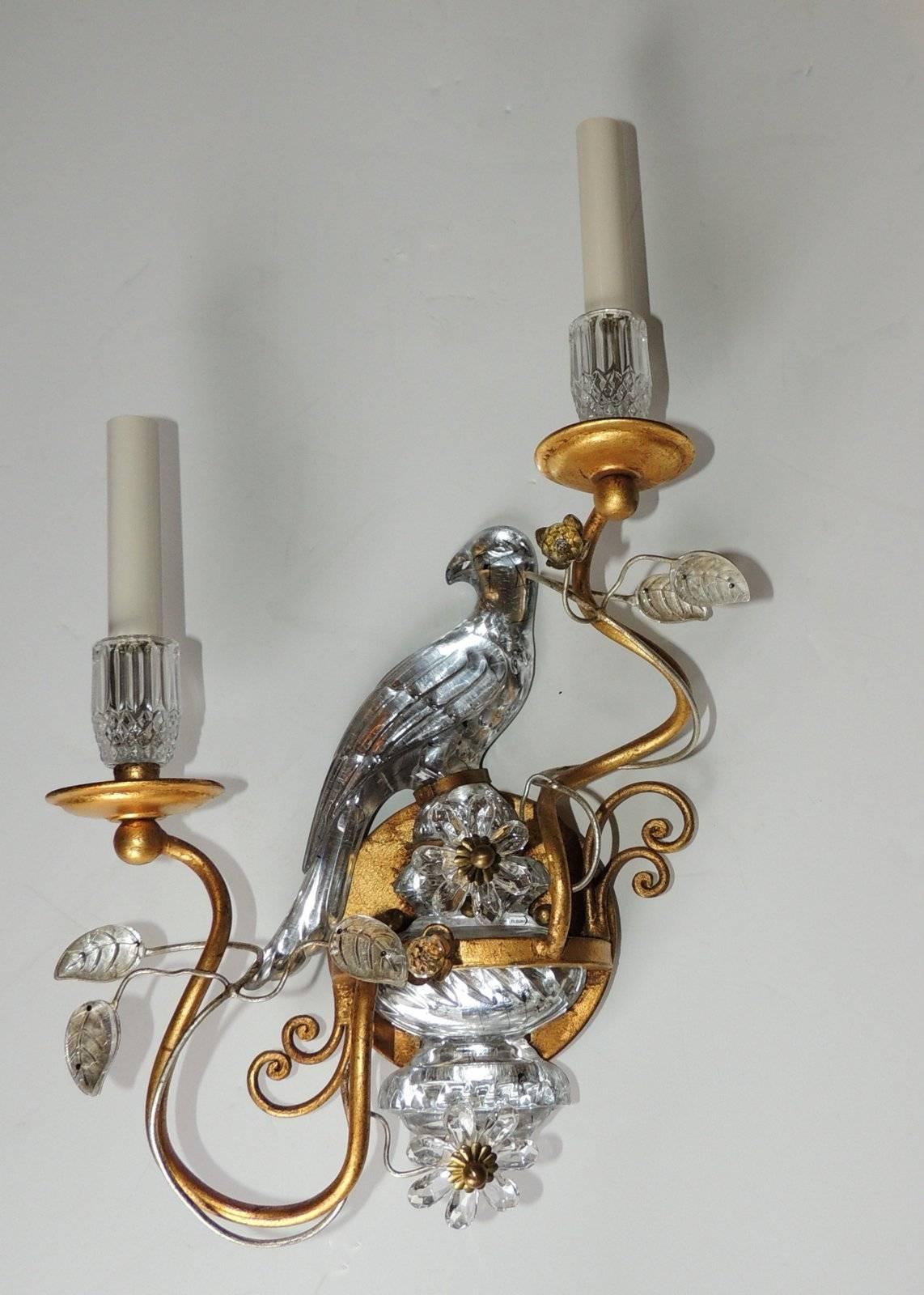 Vintage Pair of Bagues Rock Crystal Urn Bird Parrot Flower Jansen Glass Sconces In Good Condition In Roslyn, NY