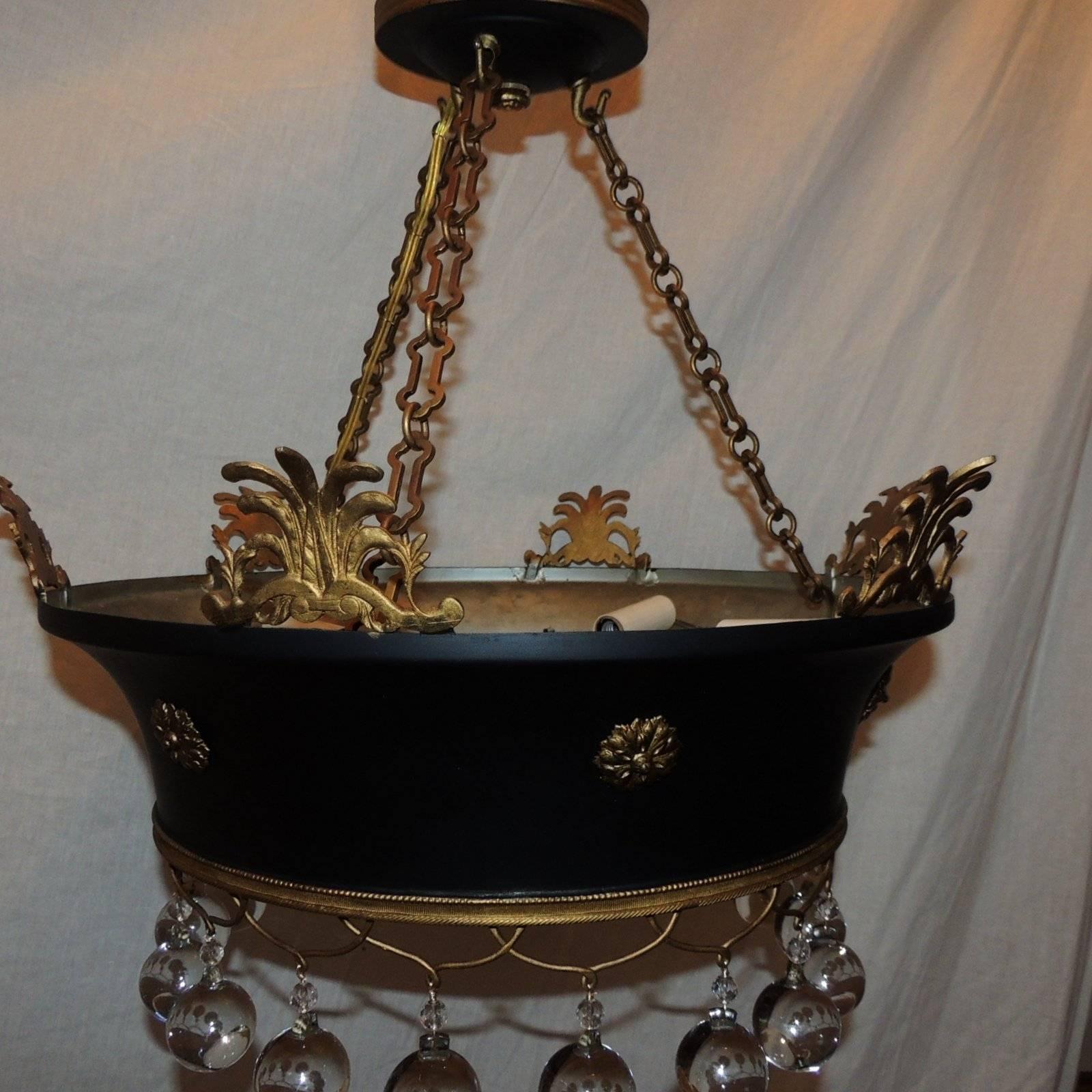 French Empire Doré Bronze Tole Basket Frosted Neoclassical Chandelier Fixture In Good Condition In Roslyn, NY