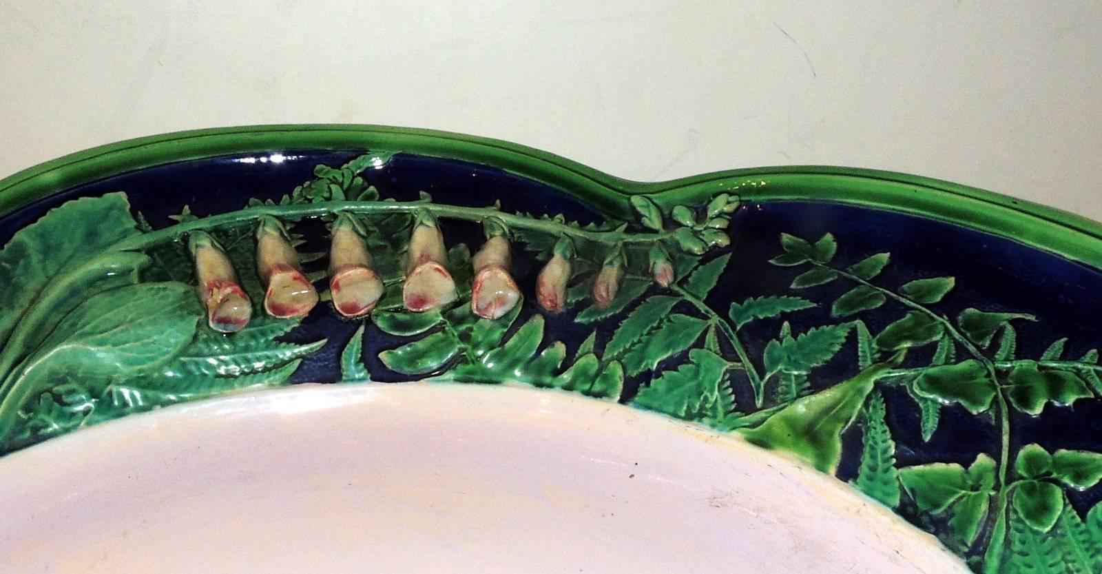 Minton Jardinière Stand Majolica England Ferns Hollyhocks Morning Glorie Planter In Excellent Condition In Roslyn, NY