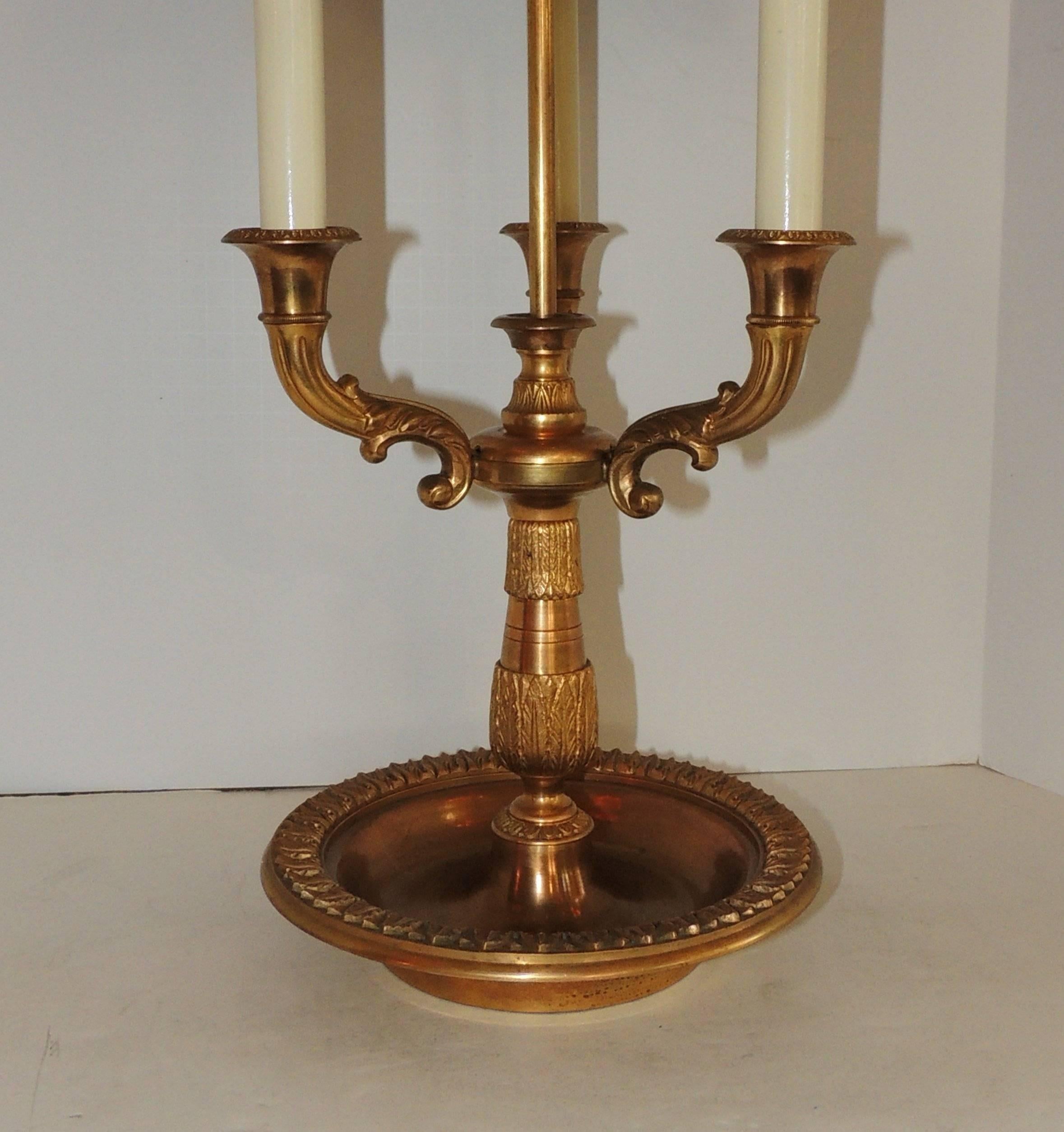 Pair of French Bronze Neoclassical Bouillotte Three Light Lamps Red Tôle Shades 4