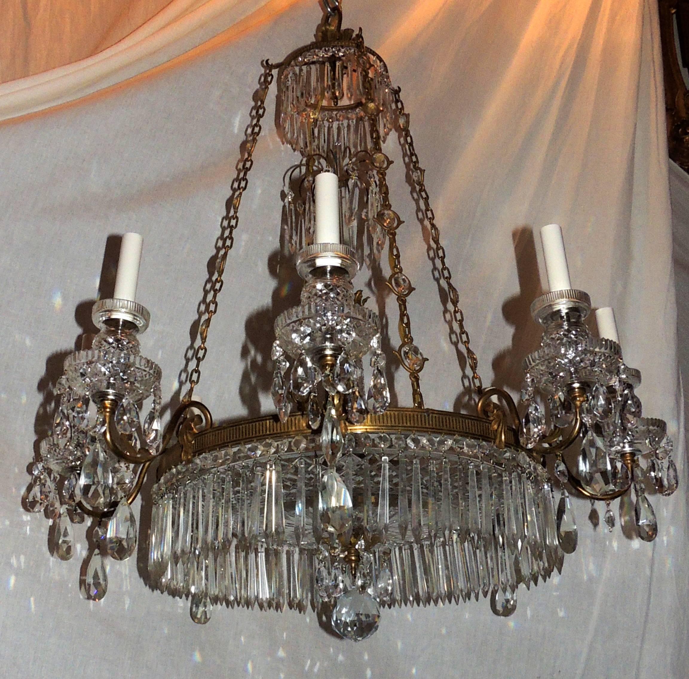 Exceptional Regency Doré Bronze Cut Crystal Centre Bowl Empire Baltic Chandelier In Good Condition For Sale In Roslyn, NY
