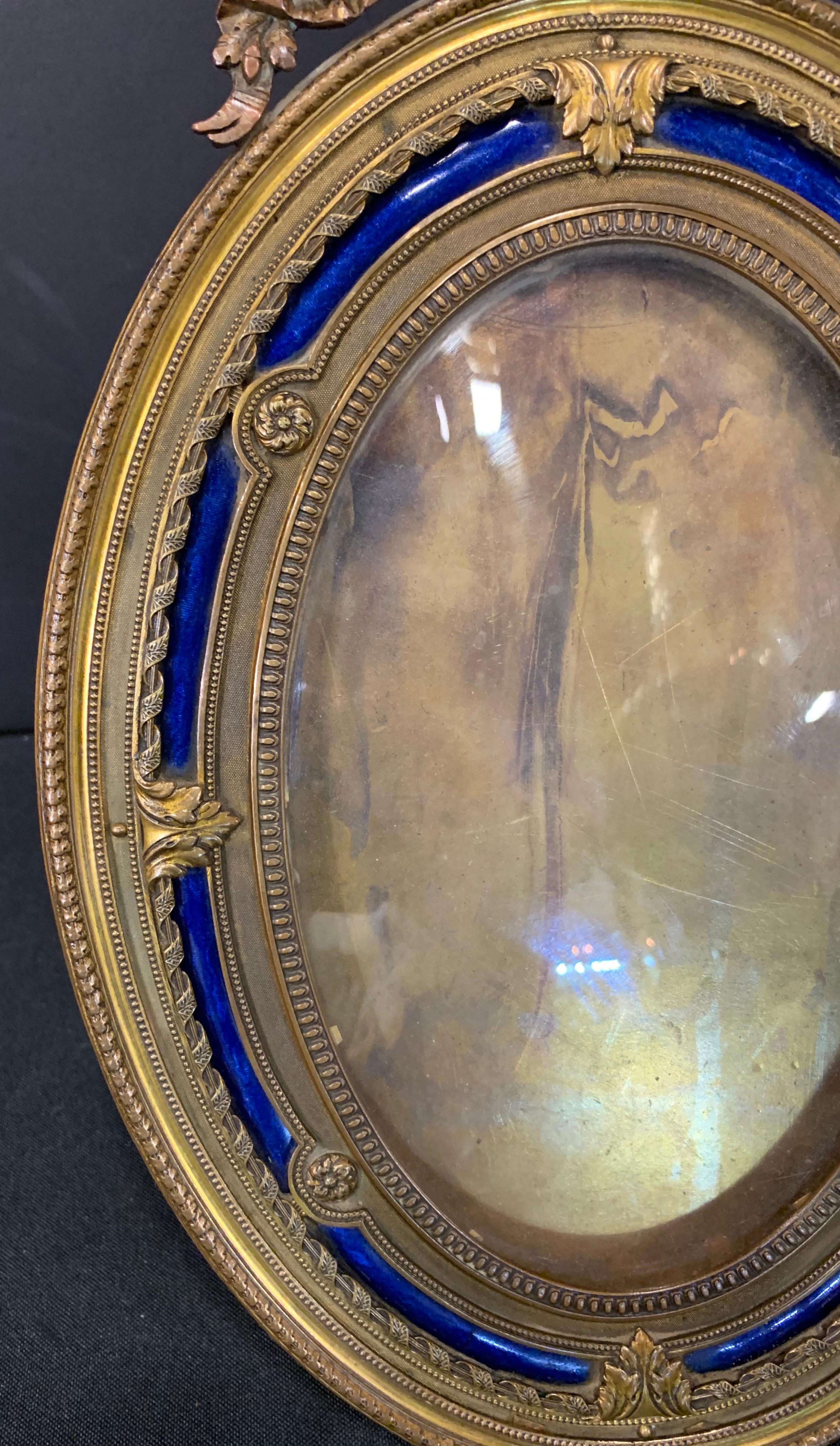 Wonderful French Gilt Bronze Blue Enamel Oval Bow Top Picture Frame (Französisch)