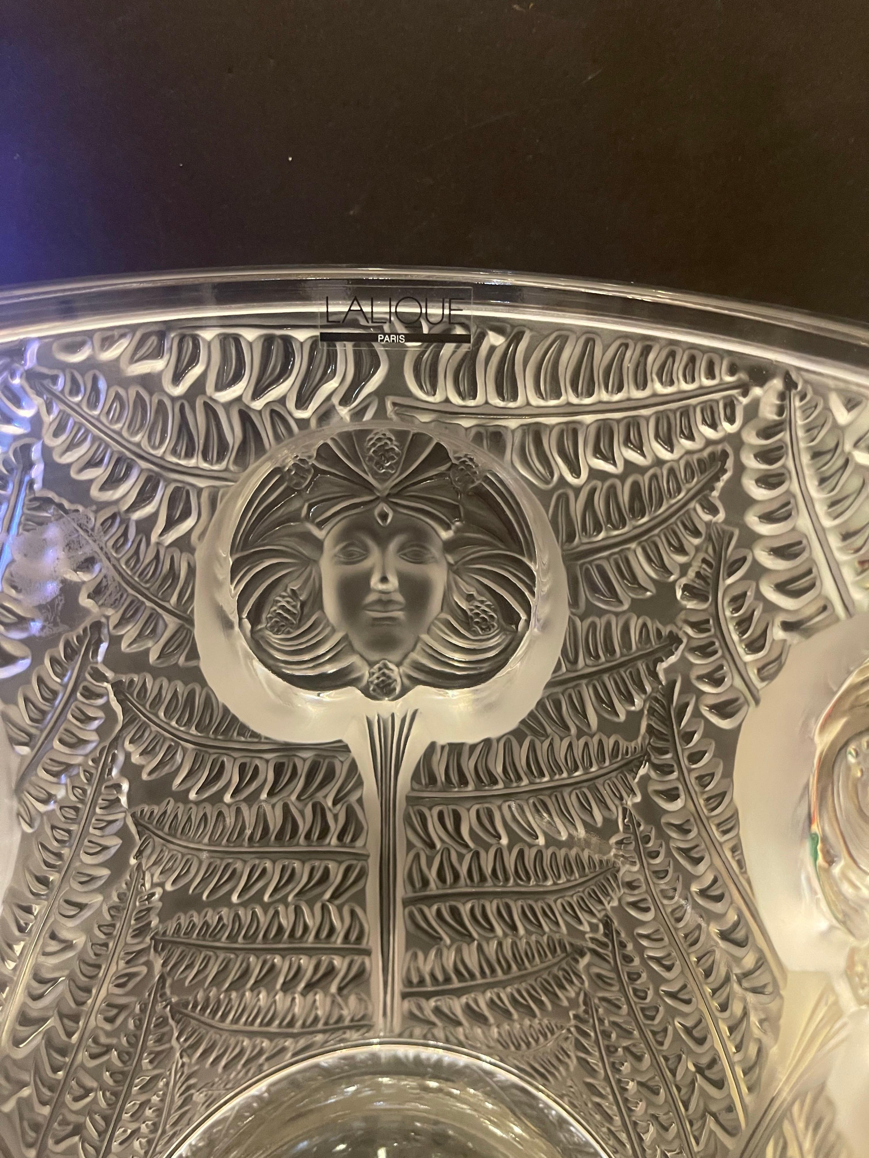 XX secolo Meraviglioso Lalique France Psyche Crystal Champagne Cooler Large Vase Relief Masks in vendita