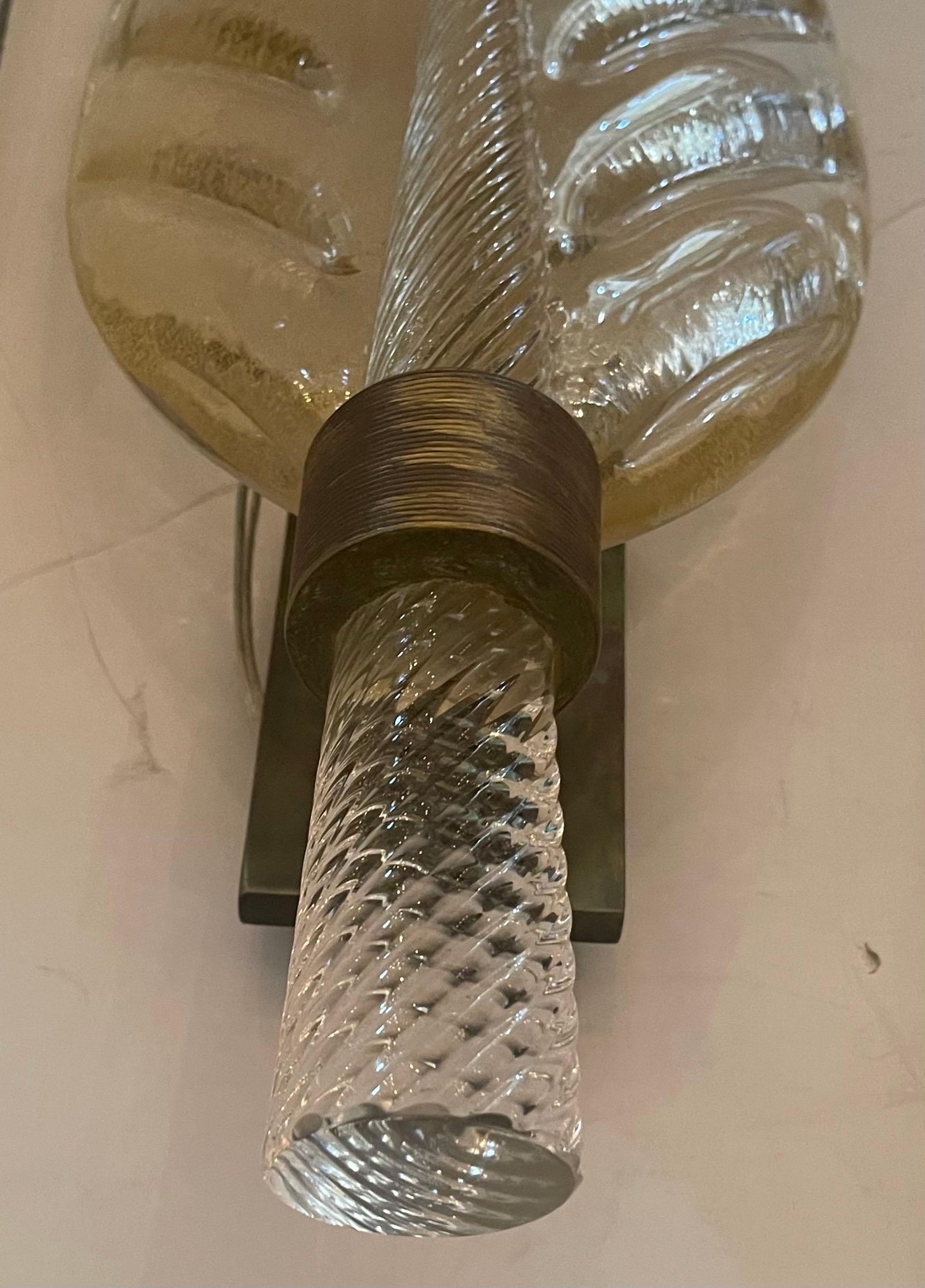 Meravigliosa coppia di Barovier&Toso, lampade in ottone in vetro soffiato a foglia grande di Murano In condizioni buone in vendita a Roslyn, NY