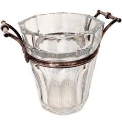 Rafraîchisseur à champagne / Seau à glace signé Baccarat avec anse en bronze doré argenté