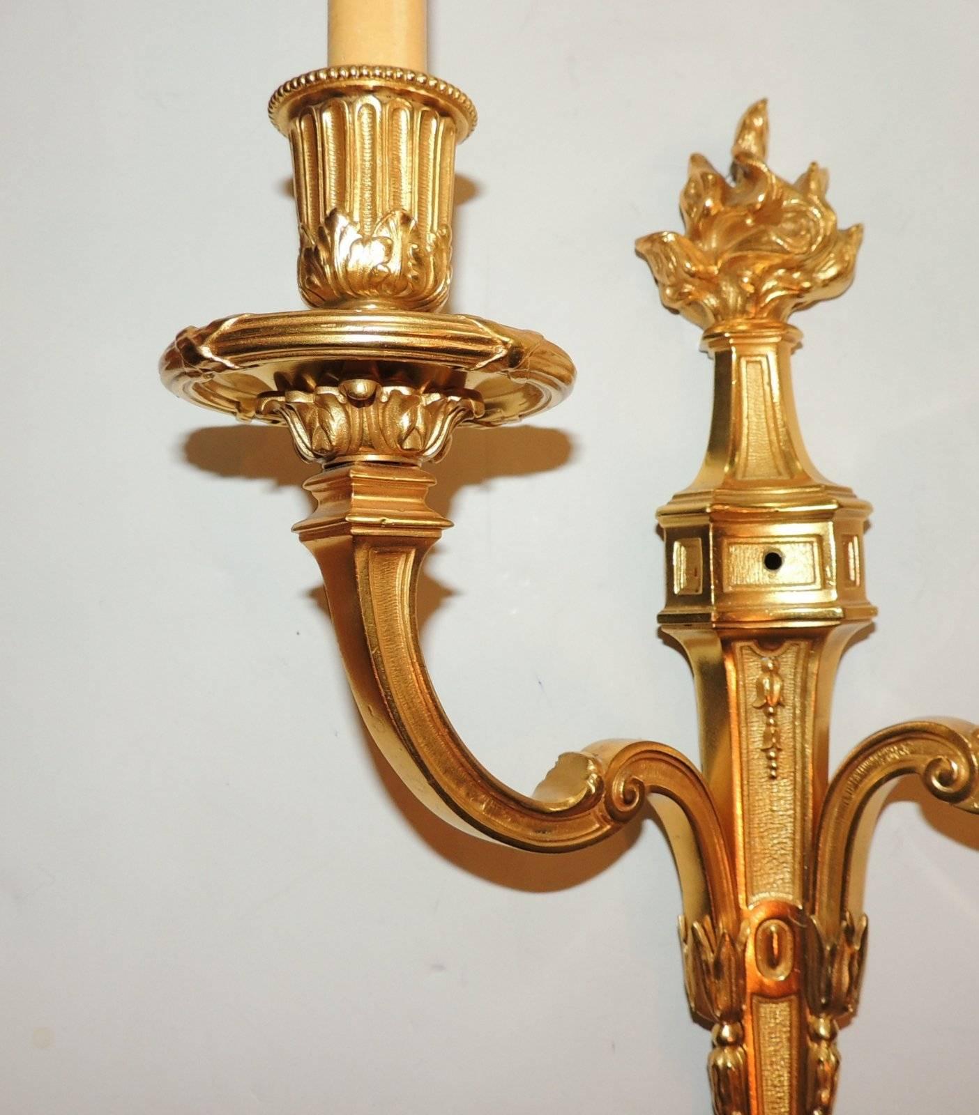 Elegant Pair of Caldwell Dore Bronze Two-Arm Flame Top Neoclassical Sconces In Good Condition In Roslyn, NY