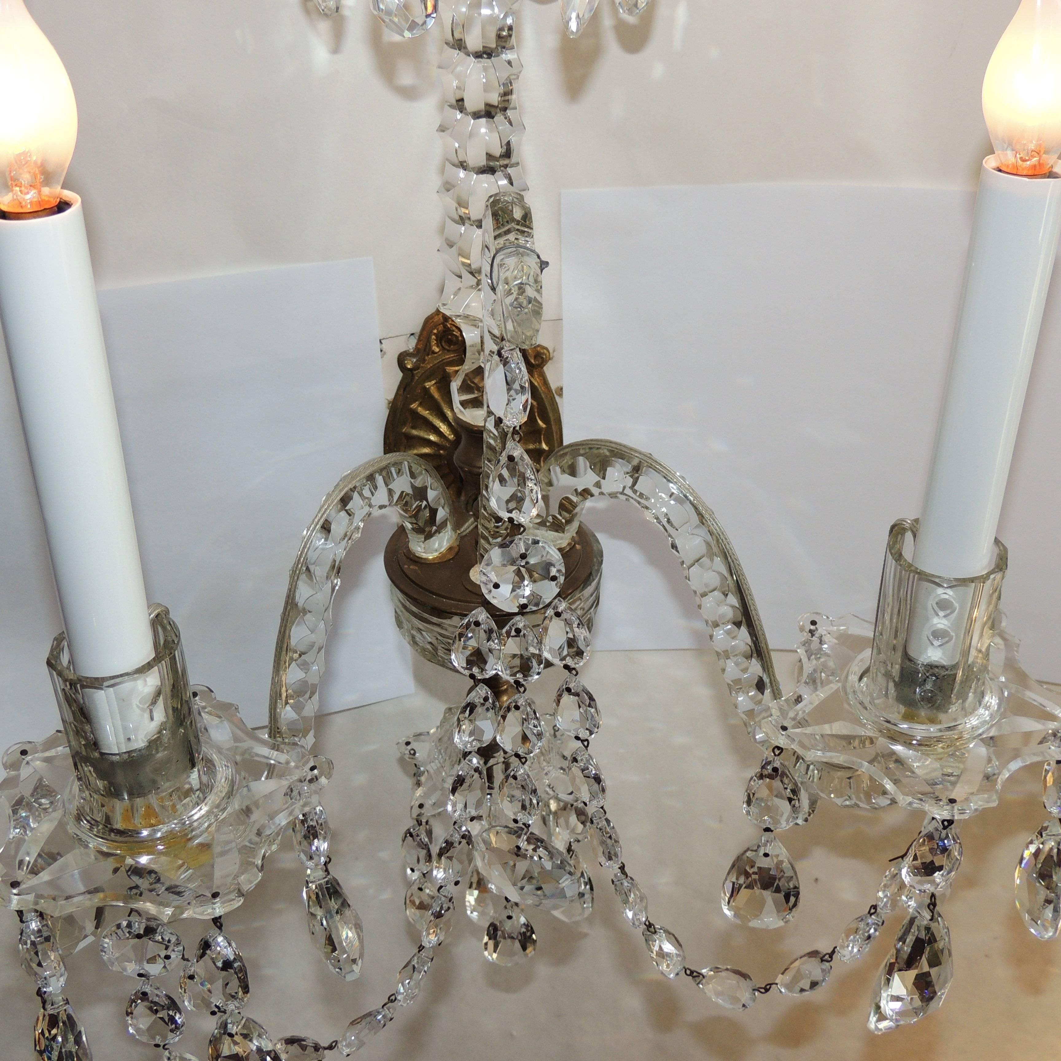 Elegant Very Fine Pair Georgian Cut Crystal Bronze English Wall Lights Sconces  In Good Condition For Sale In Roslyn, NY