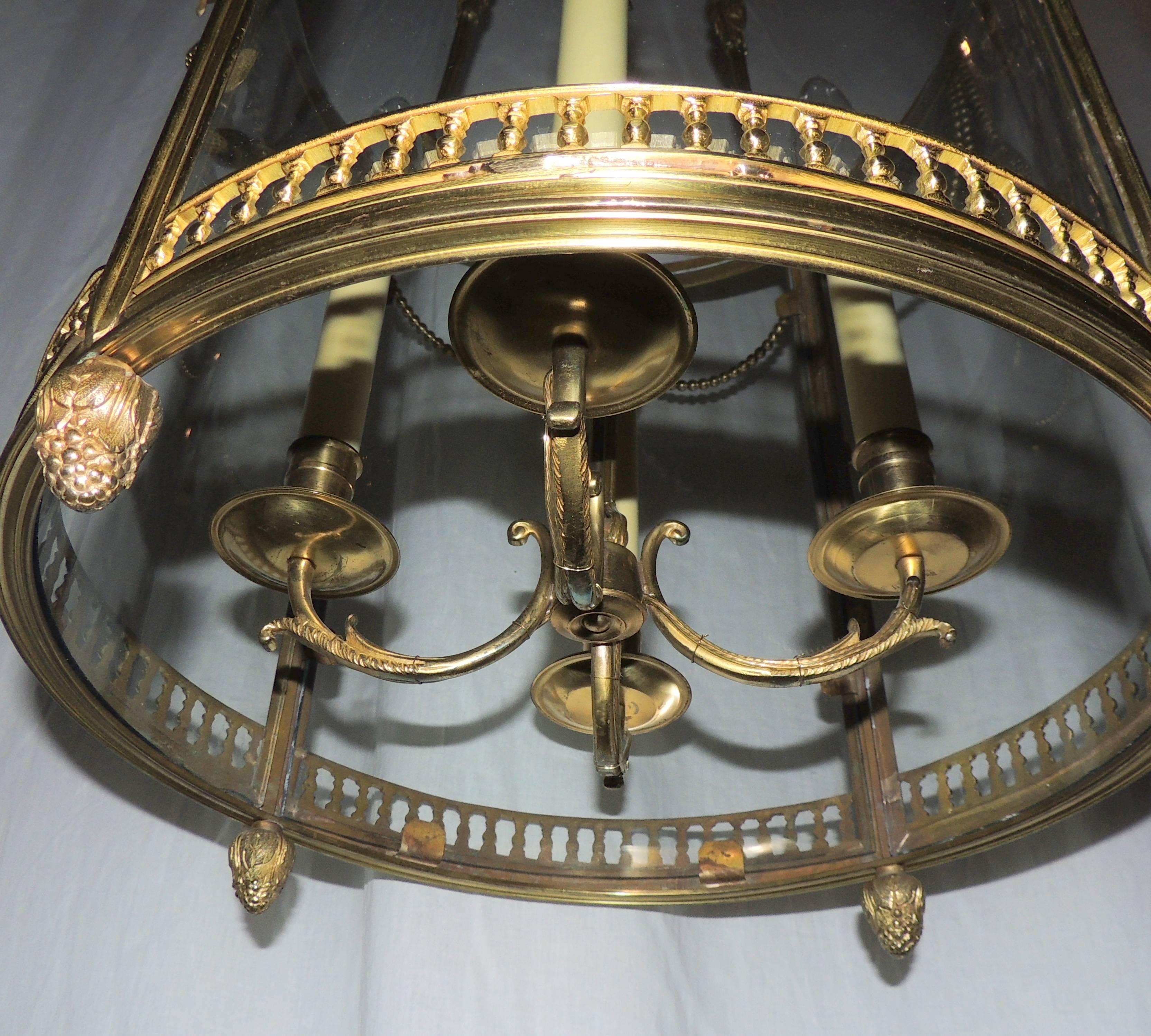 Outstanding Large French Gilt Bronze Ribbon Bow Lantern Fine Chandelier Fixture In Good Condition For Sale In Roslyn, NY