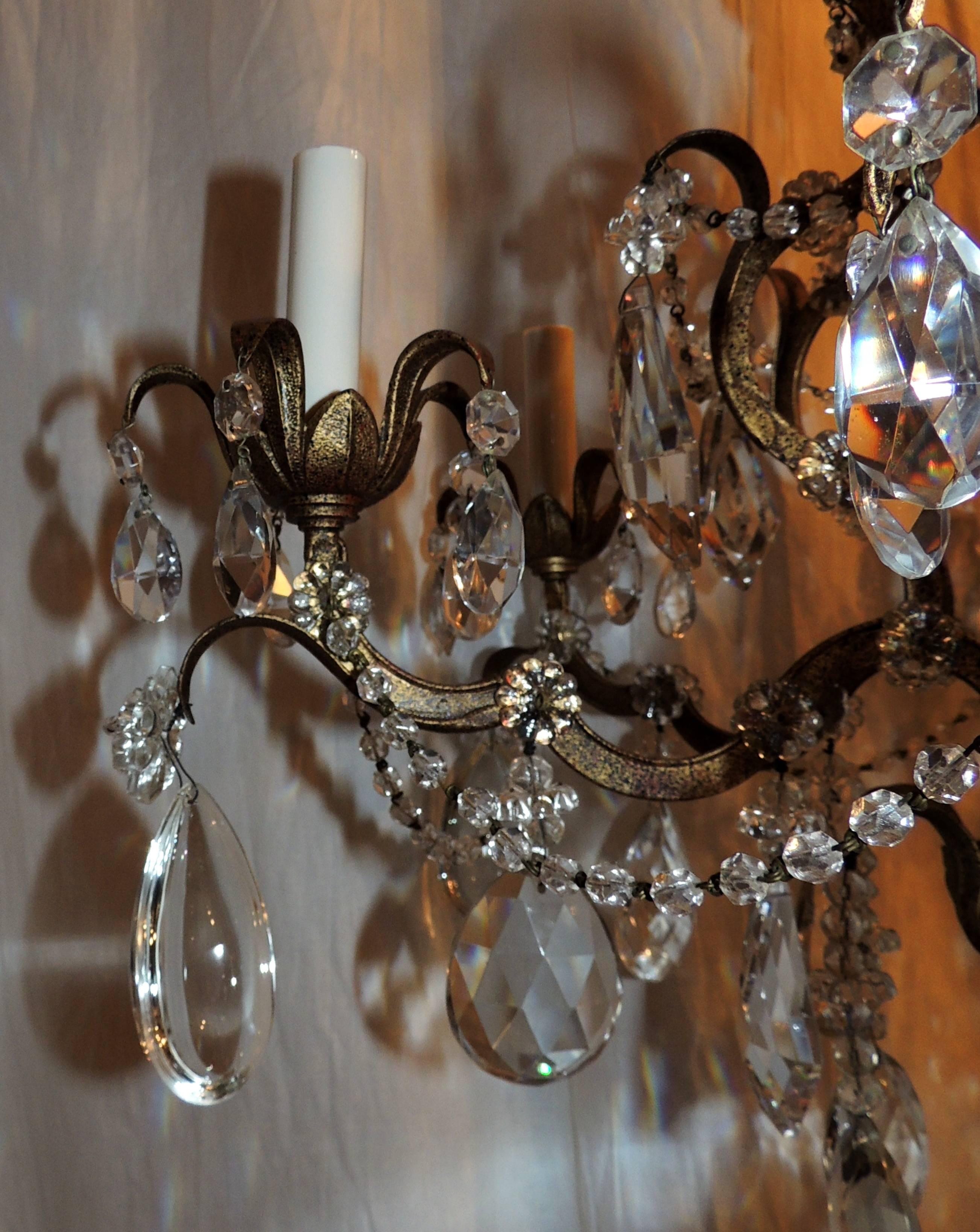 Wonderful French Bronze Gilt and Cut Crystal Baguès Chandelier Beaded Fixture In Good Condition In Roslyn, NY