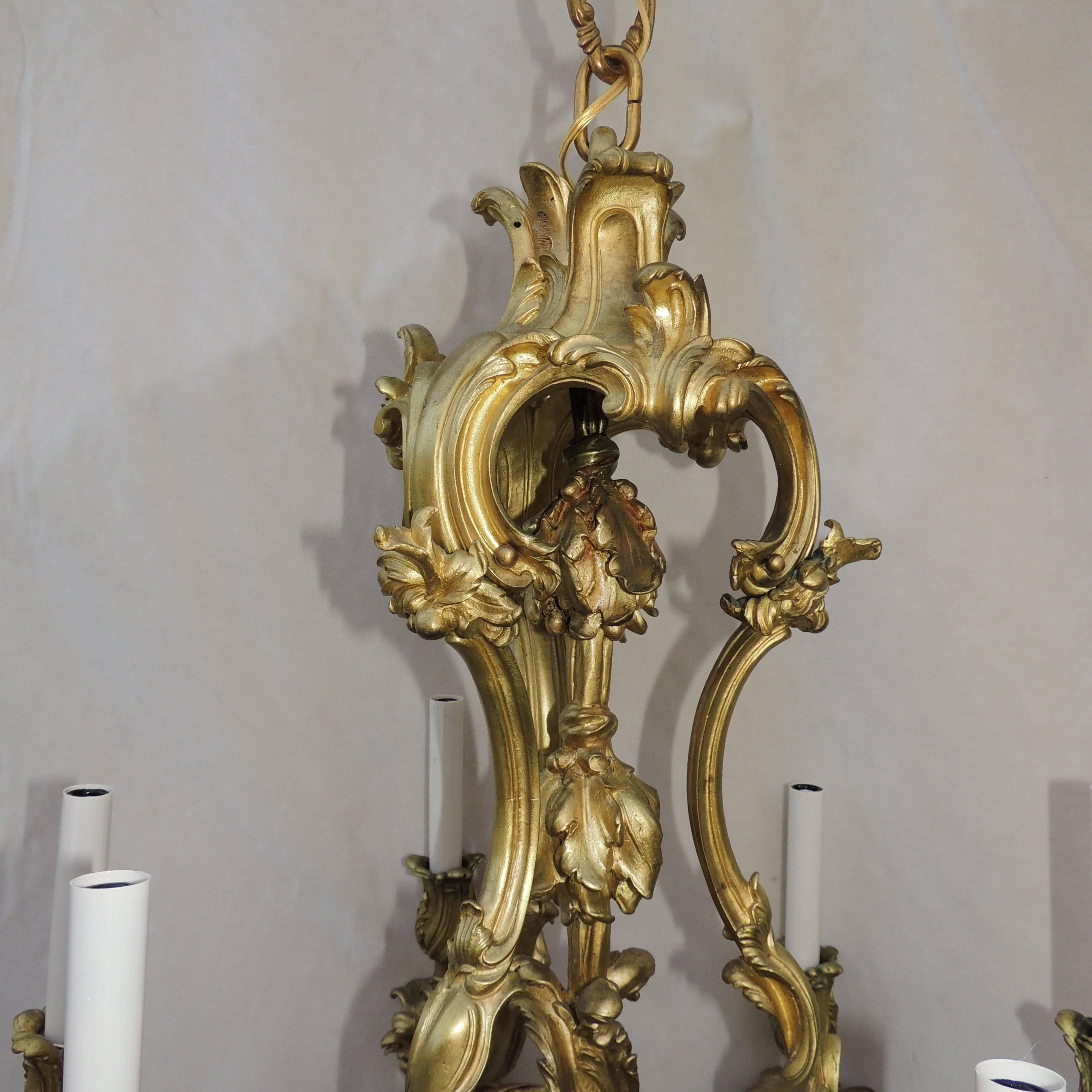 Beautiful French Rococo Doré Bronze Six-Light Elegant Chandelier Tassel Fixture In Good Condition For Sale In Roslyn, NY