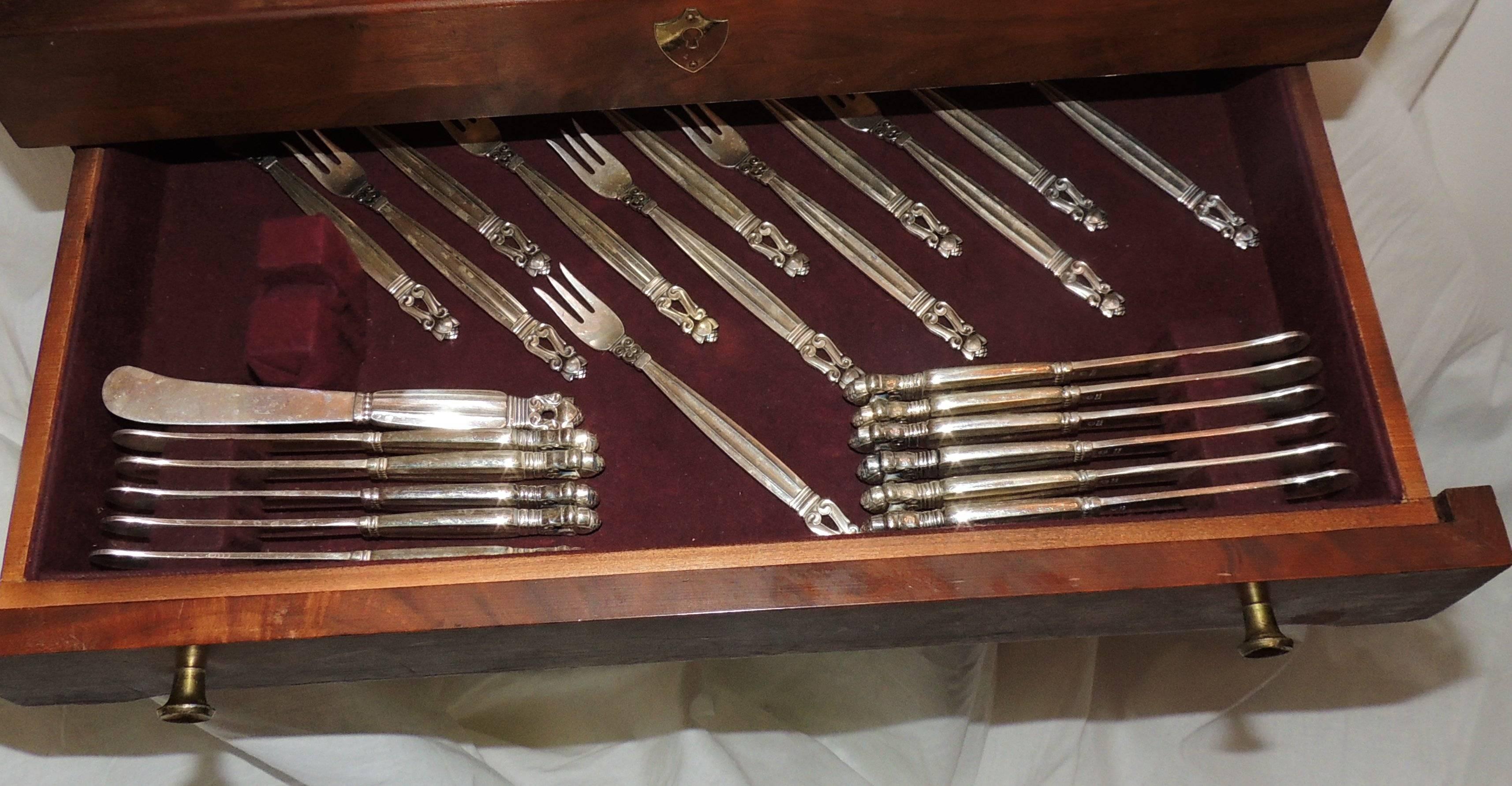 Complete George Jenson Acorn Pattern Sterling Silver Flatware Service Set 98 Pcs In Good Condition In Roslyn, NY