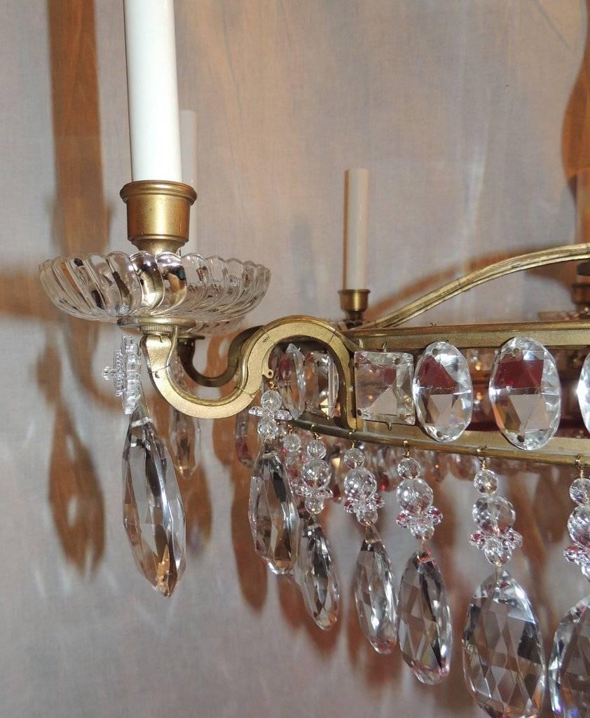 Beautiful Neoclassical 8-Light French Gilt Bronze Red Crystal Baltic Chandelier In Good Condition For Sale In Roslyn, NY