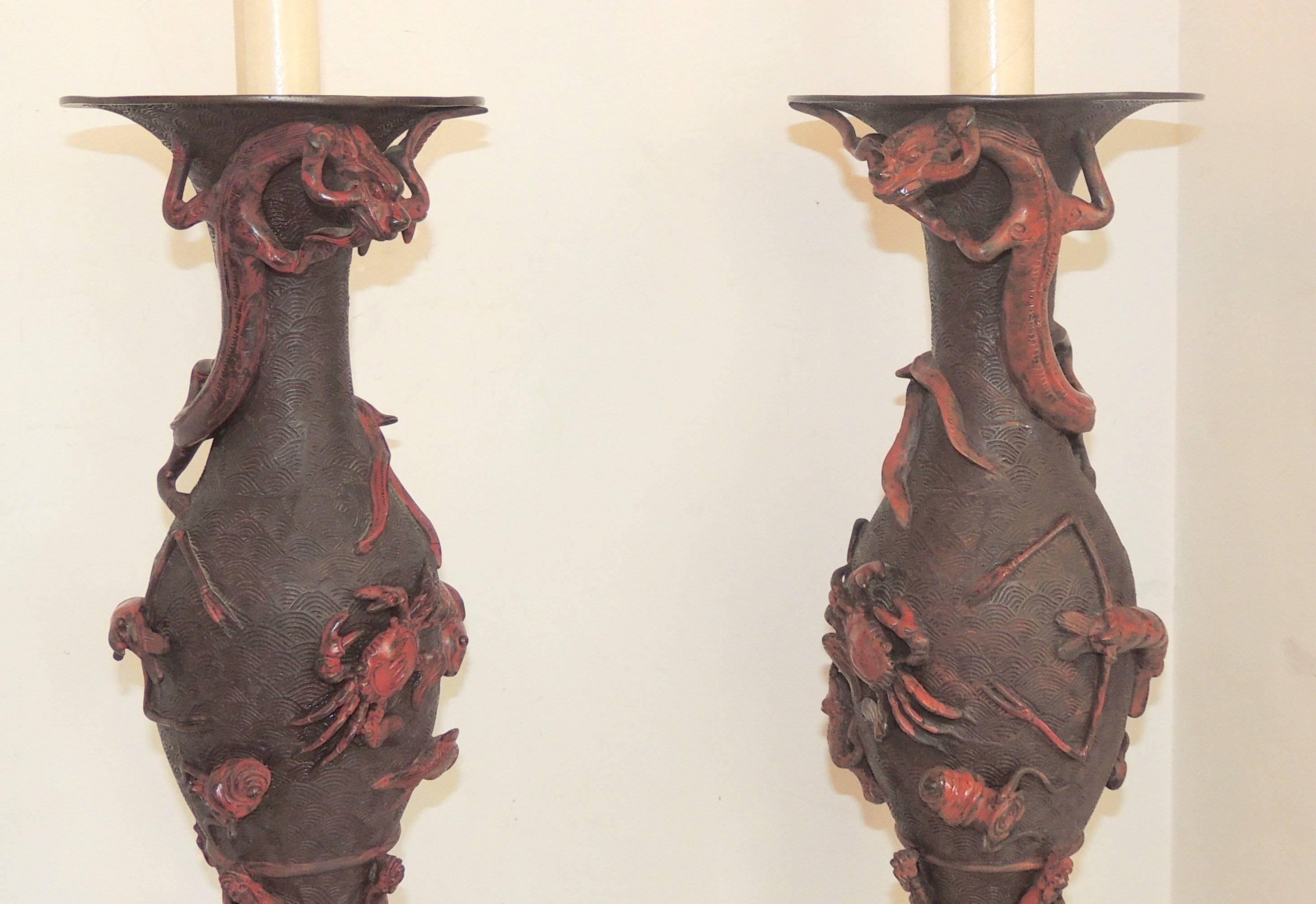 Wonderful Asian Pair Patinated Bronze Japanese Lamps Dragon Frogs Lobster Crabs 5