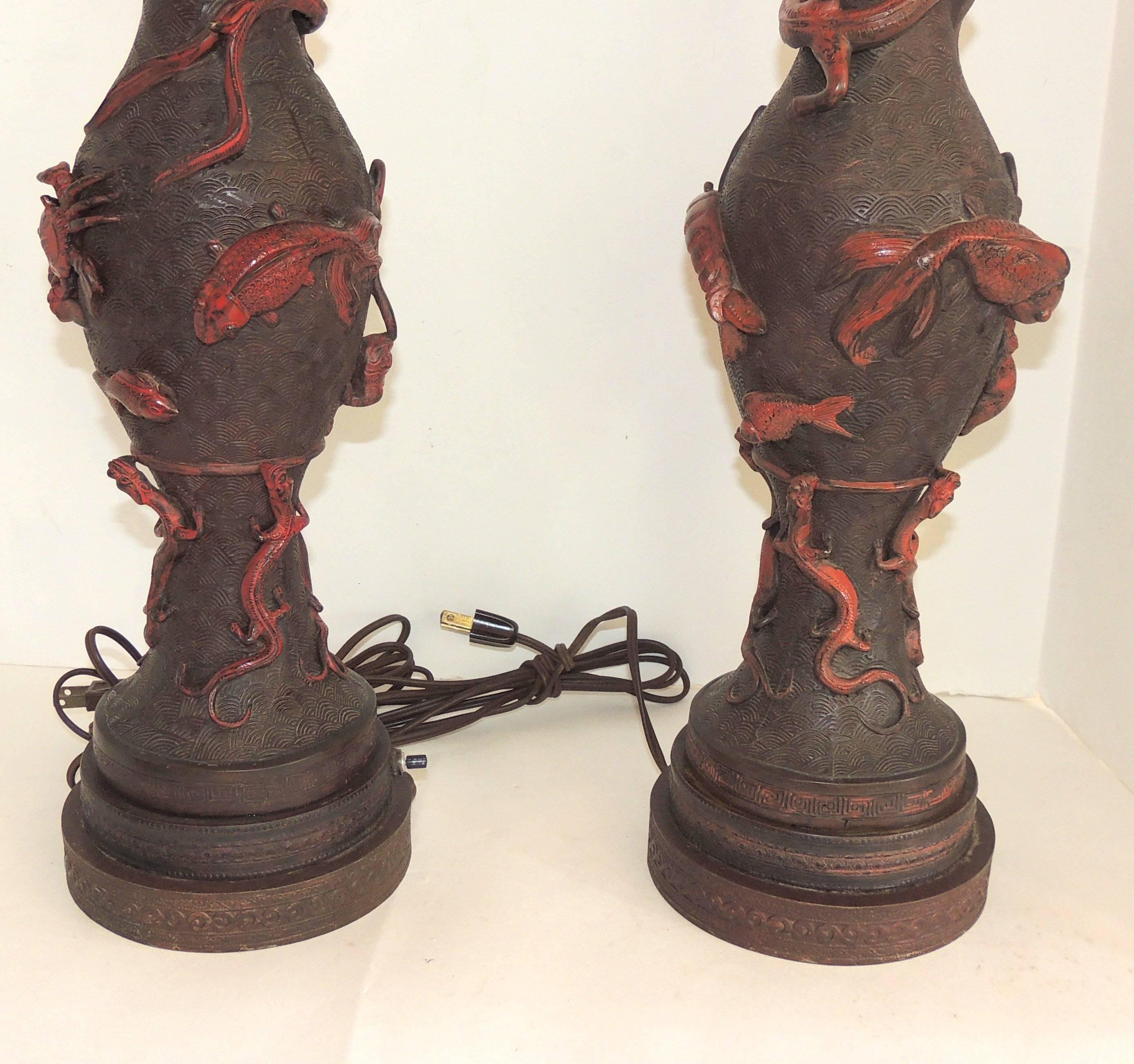 Wonderful Asian Pair Patinated Bronze Japanese Lamps Dragon Frogs Lobster Crabs 6