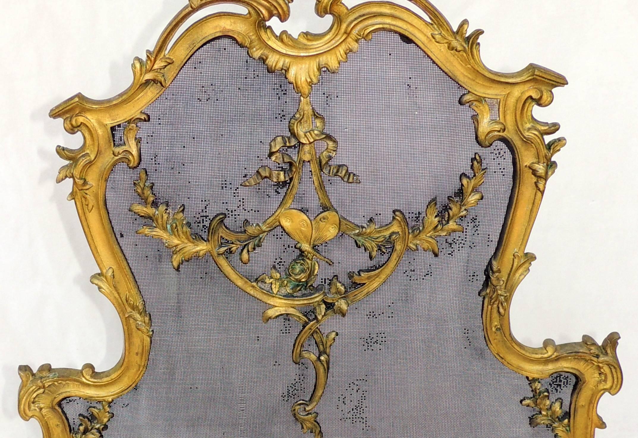 Wonderful French Bronze Fireplace Ormolu Fire Place Screen Butterfly Garland In Good Condition For Sale In Roslyn, NY