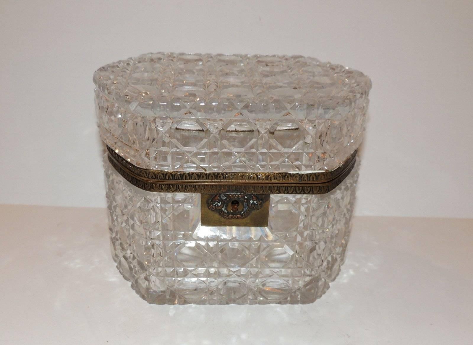 A wonderful French faceted cut crystal bronze ormolu-mounted six sided casket jewelry box with fine detail bronze key hole.