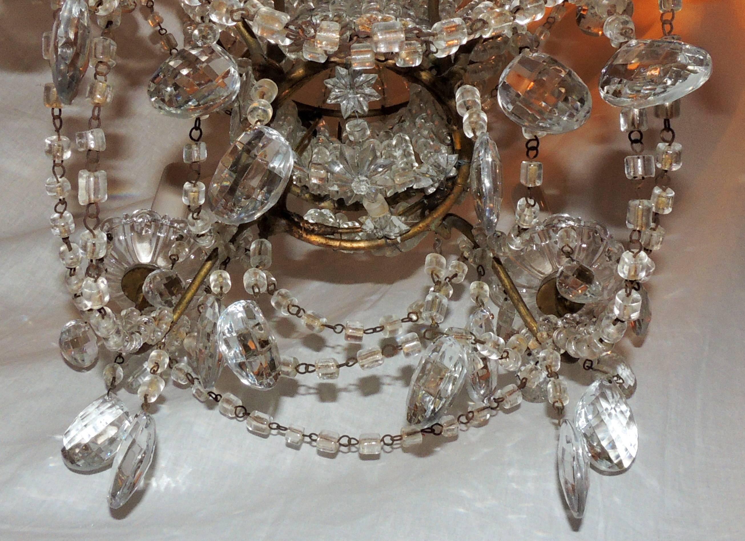 Cristal Magnifique lustre vintage italien en forme de ballon en cristal doré et perles, Italie en vente