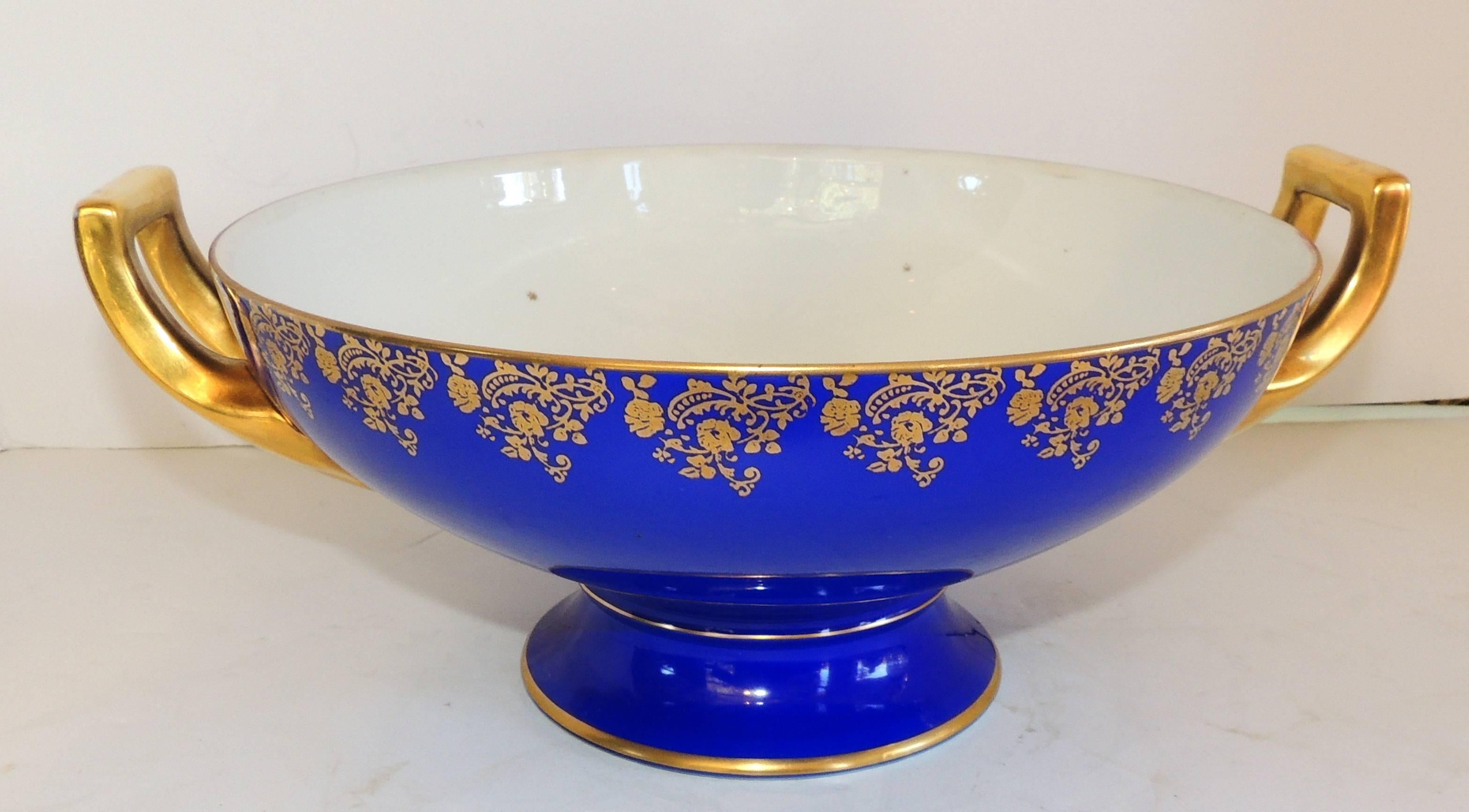 Wonderful German Hand-Painted Porcelain Hutschenreuther Three-Piece Tureen Set In Good Condition For Sale In Roslyn, NY