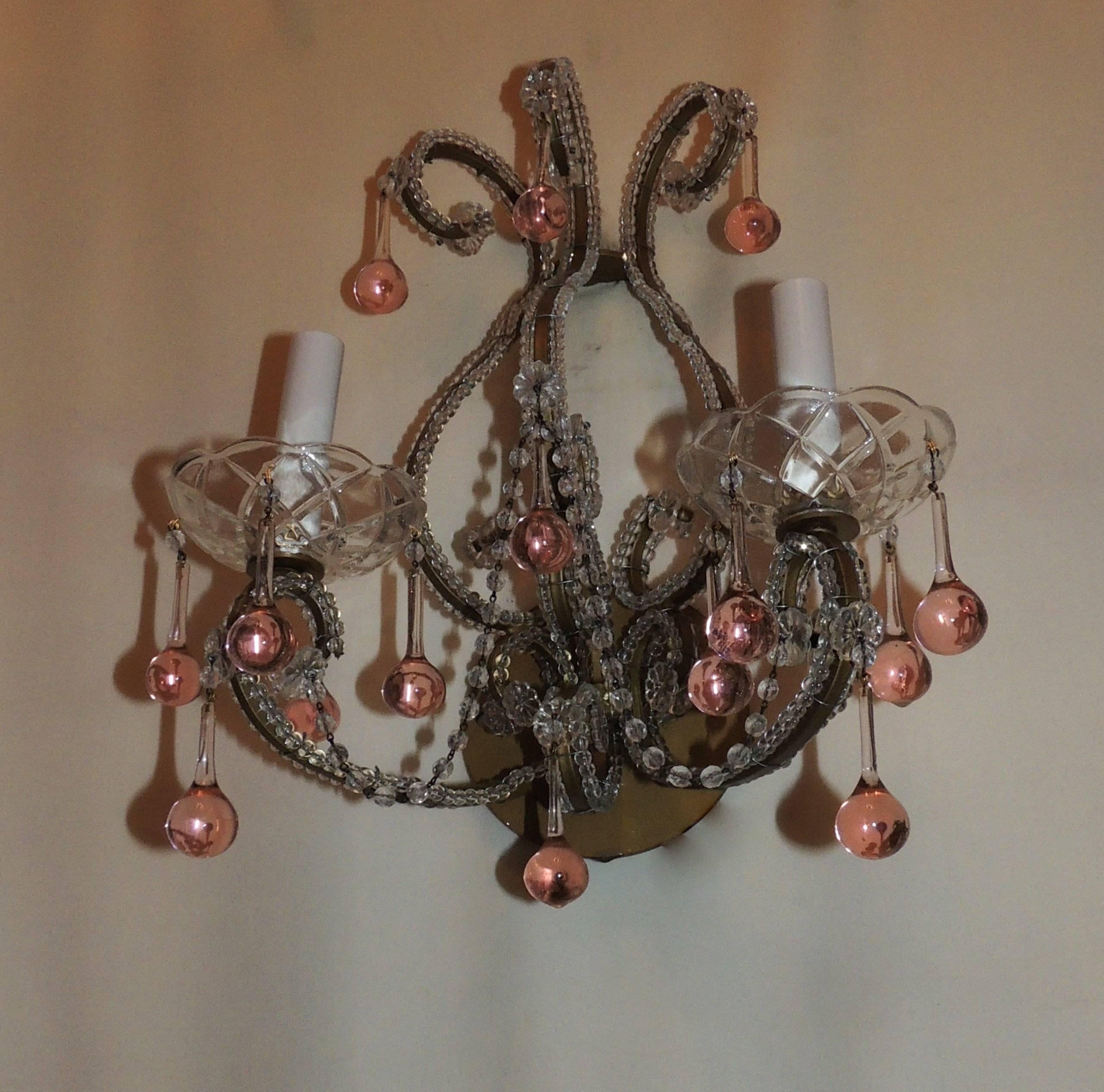 Milieu du XXe siècle Paire d'appliques vintage Jansen italiennes en cristal de Bagues en forme de goutte en perles de couleur pêche en vente
