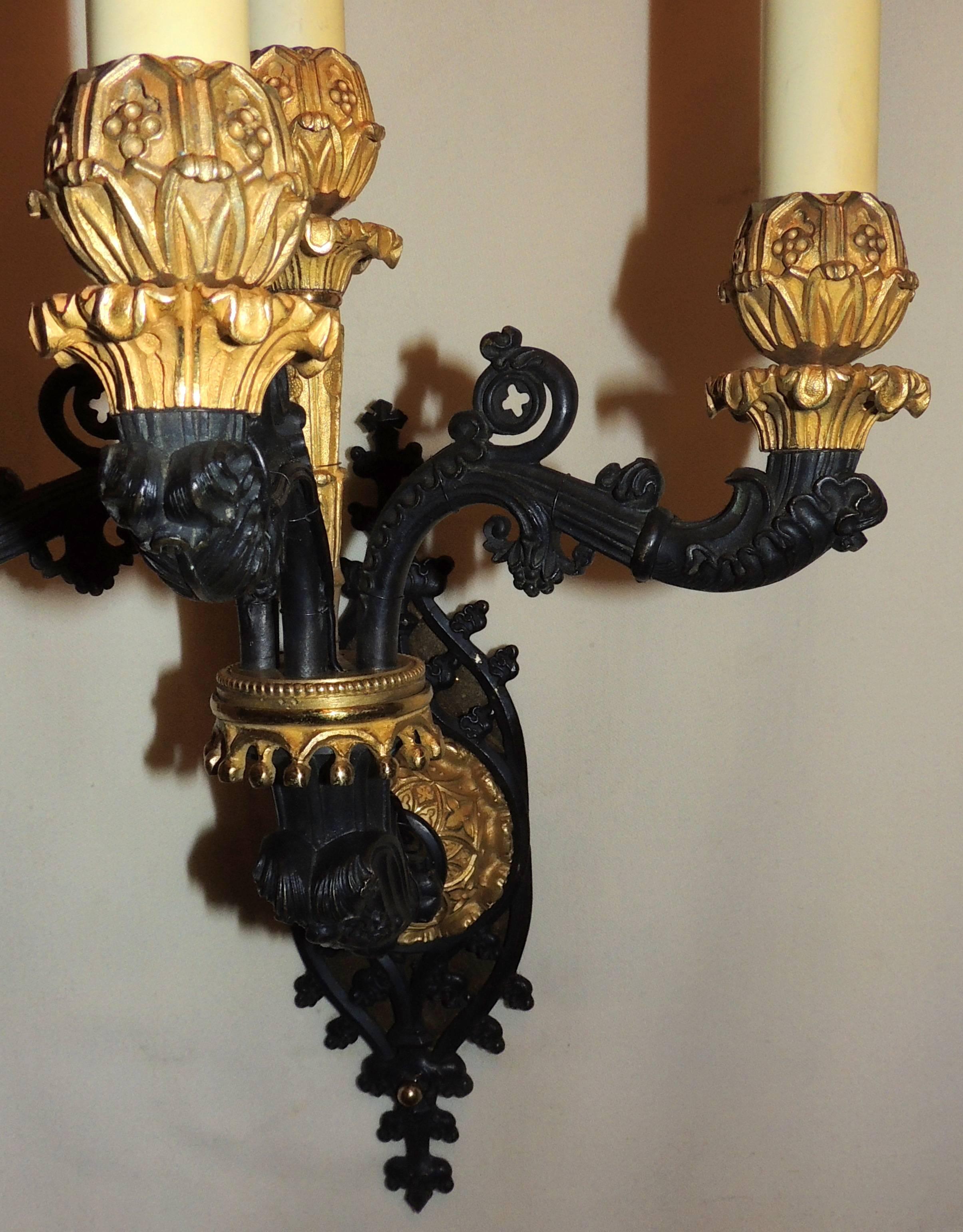 Early 20th Century Pair of French Empire Neoclassical Regency Gilt Bronze Patinated Sconces For Sale