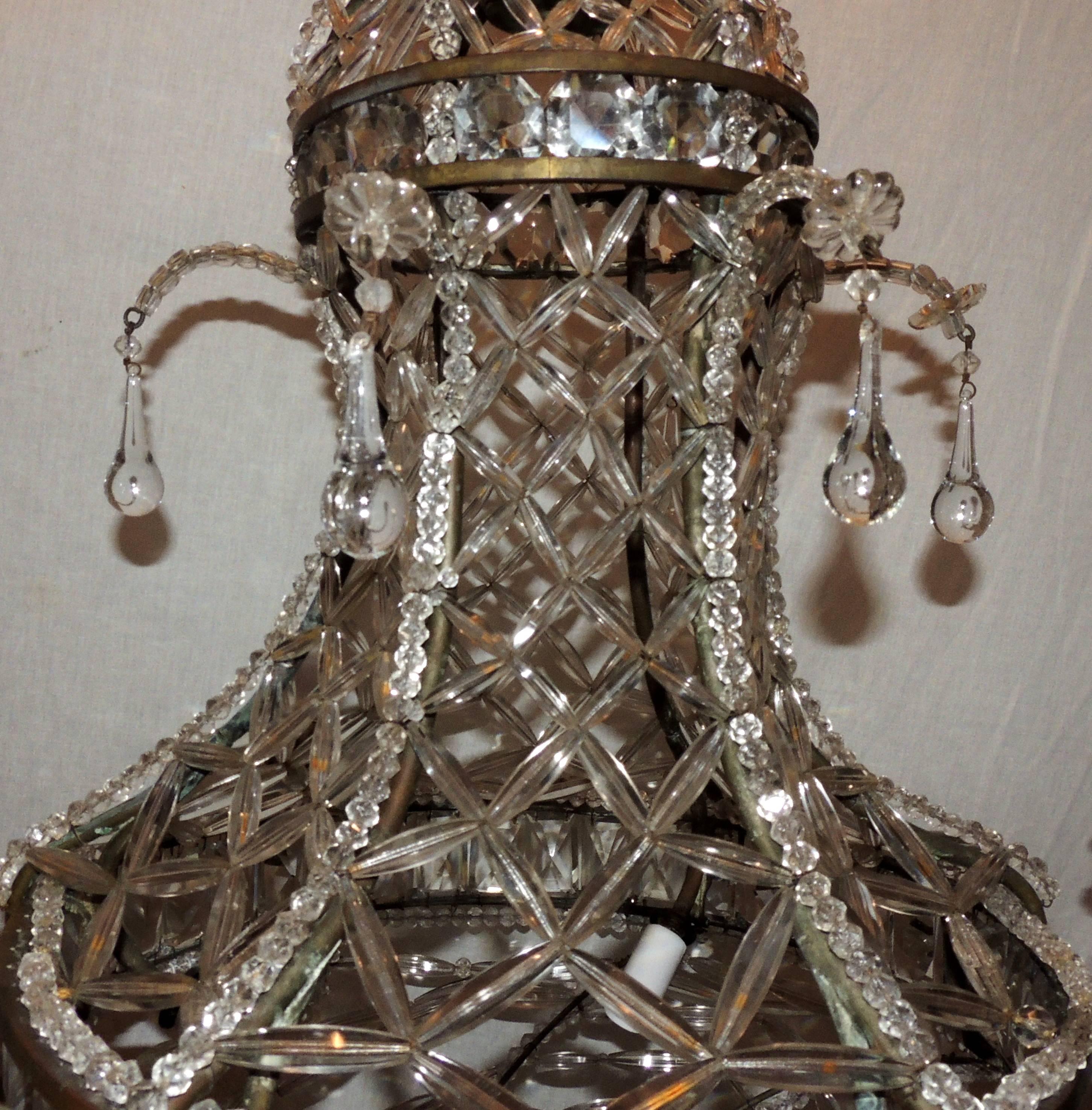 Wunderschöne französische Bronze-Kristall-Gitter-Perlenkorb-Kronleuchter-Leuchte im Zustand „Gut“ im Angebot in Roslyn, NY