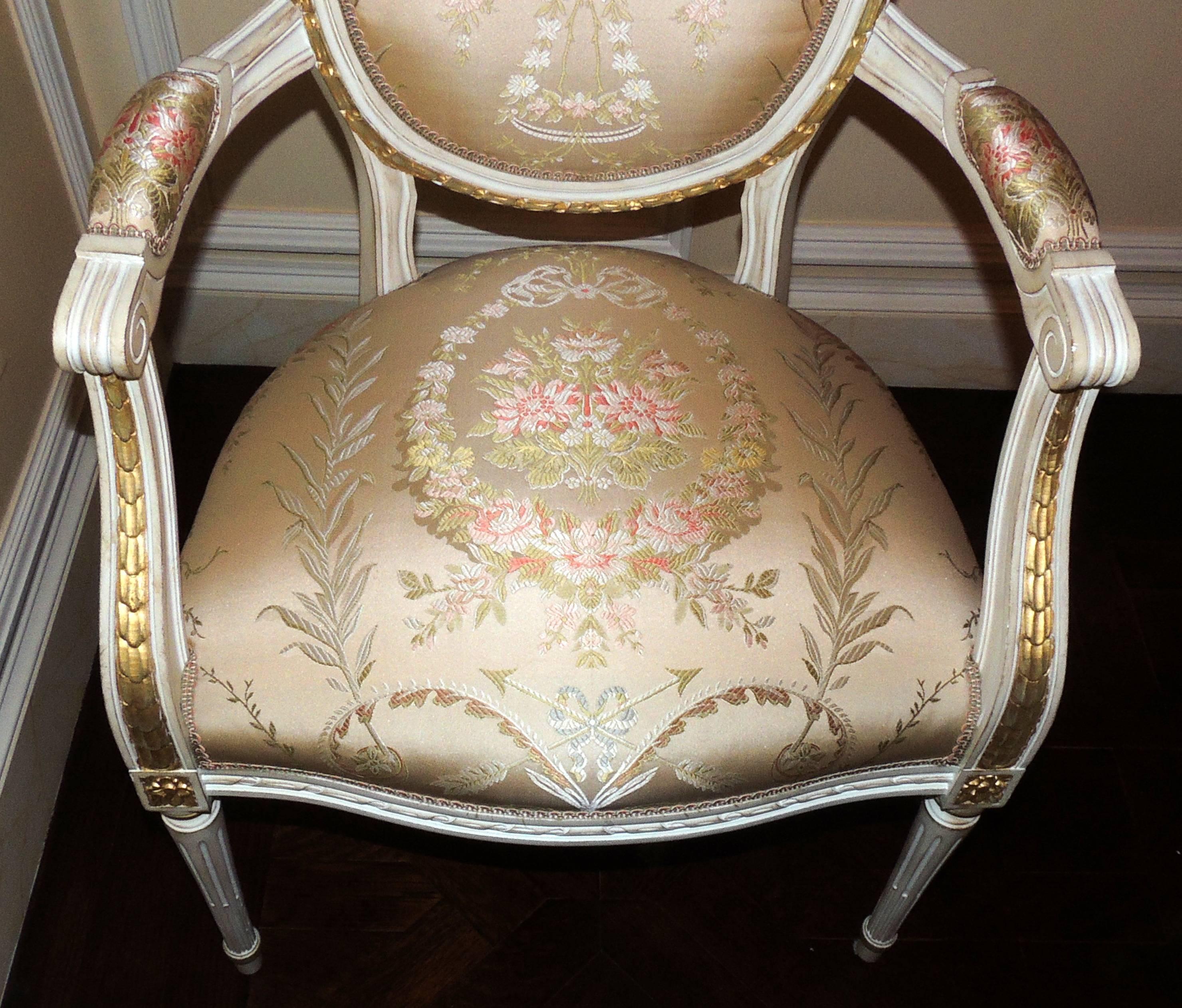 20th Century Wonderful French White Gold Gilt Oval Back Fluted Bow Set 14 Chairs Scalamandre