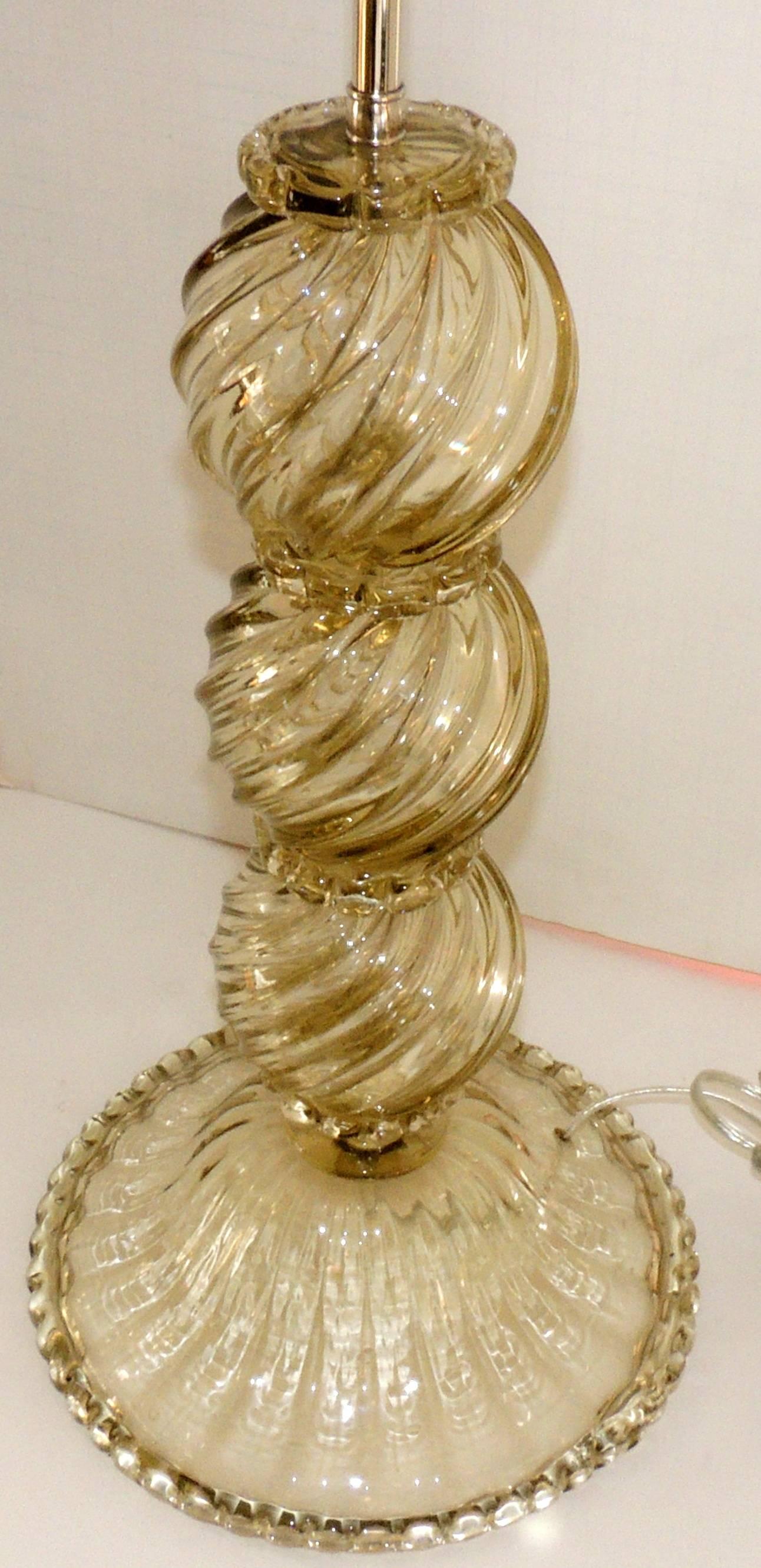 Mid-Century Modern Pair of Italian Venetian Swirl Murano Glass Deco Lamps For Sale 1