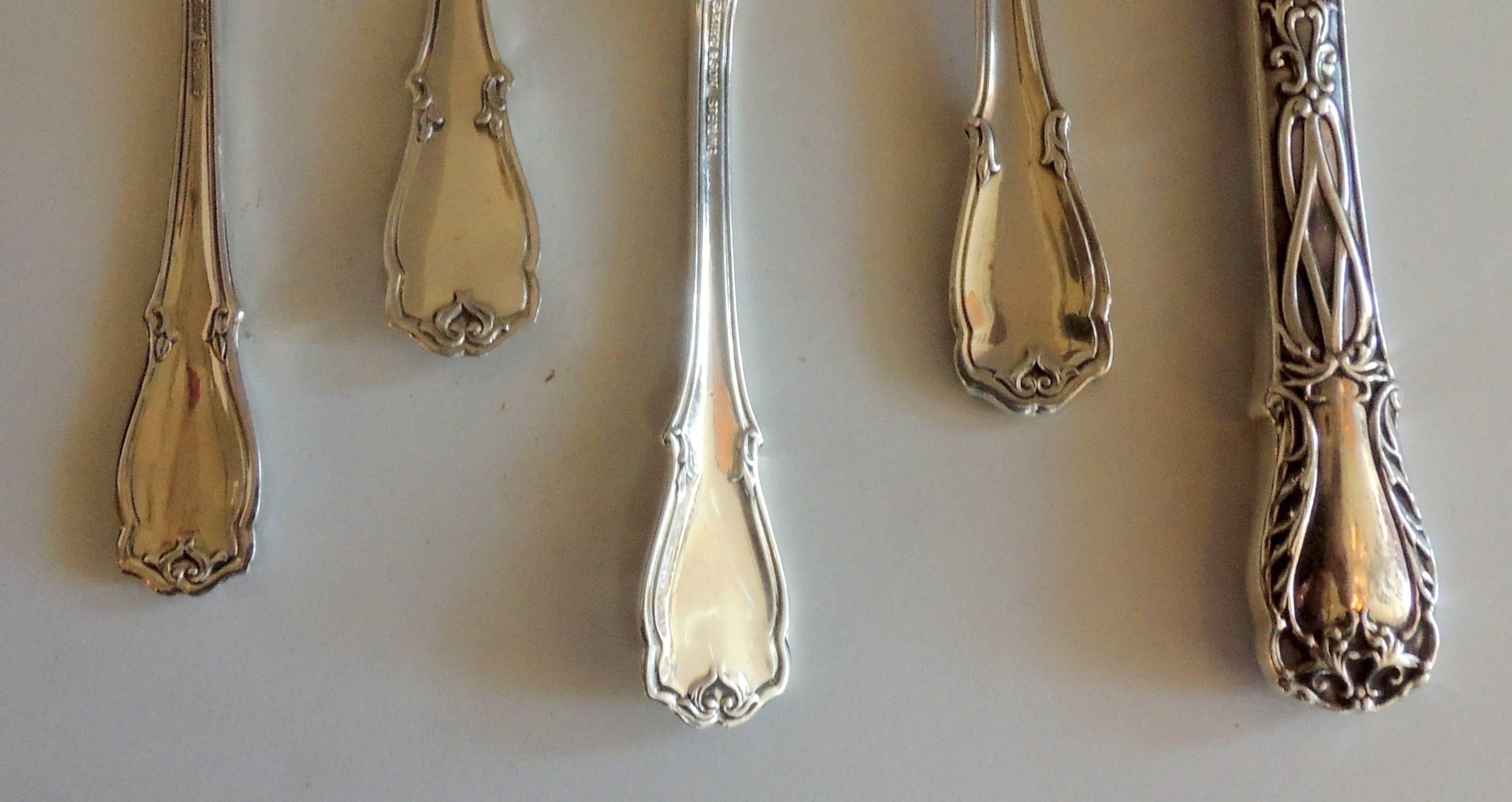 Mid-20th Century Kirk & Son Sterling Silver Flatware Box Set Quadrille Pattern 67 Pieces Serving