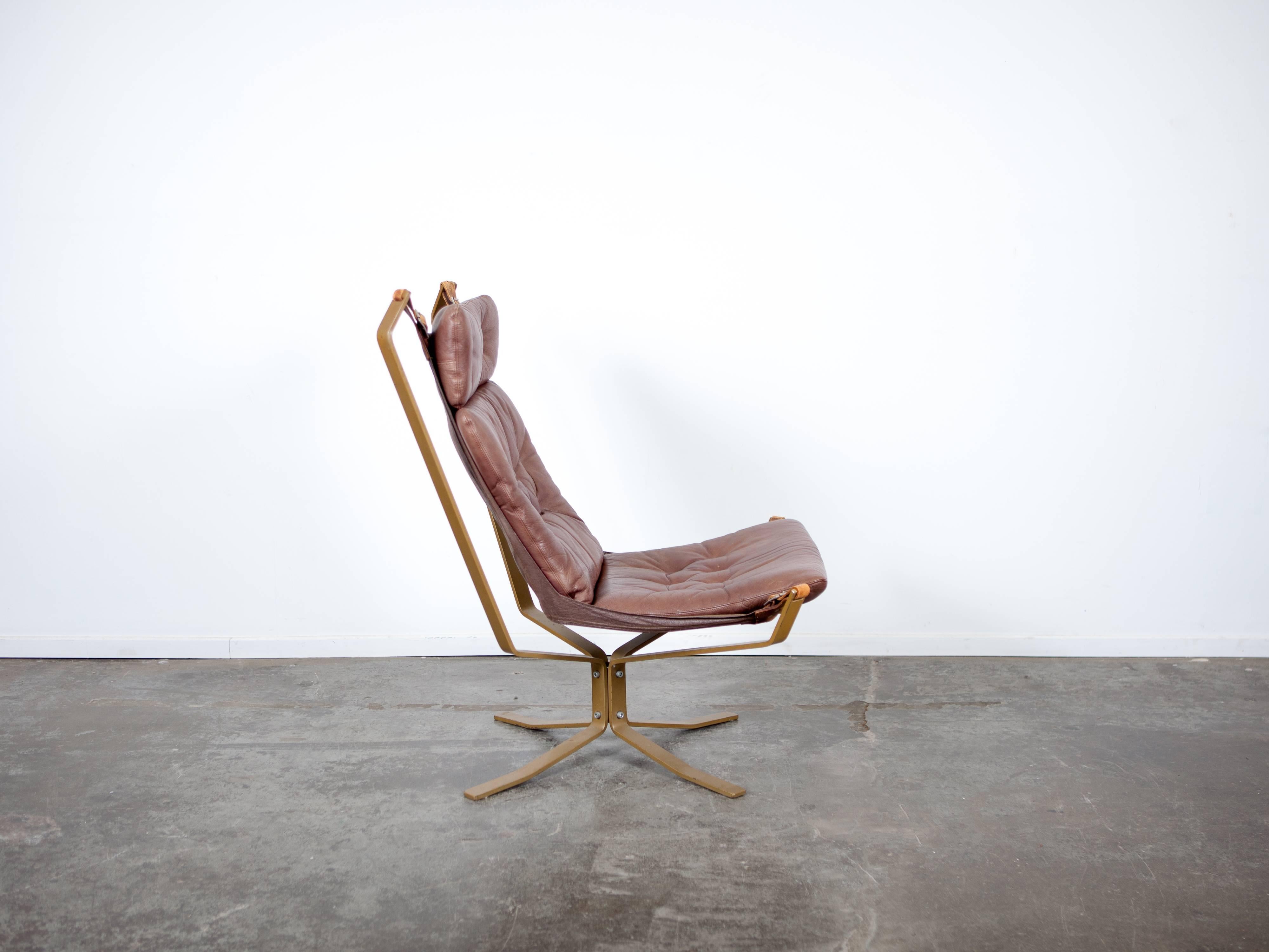 leather chair with metal frame