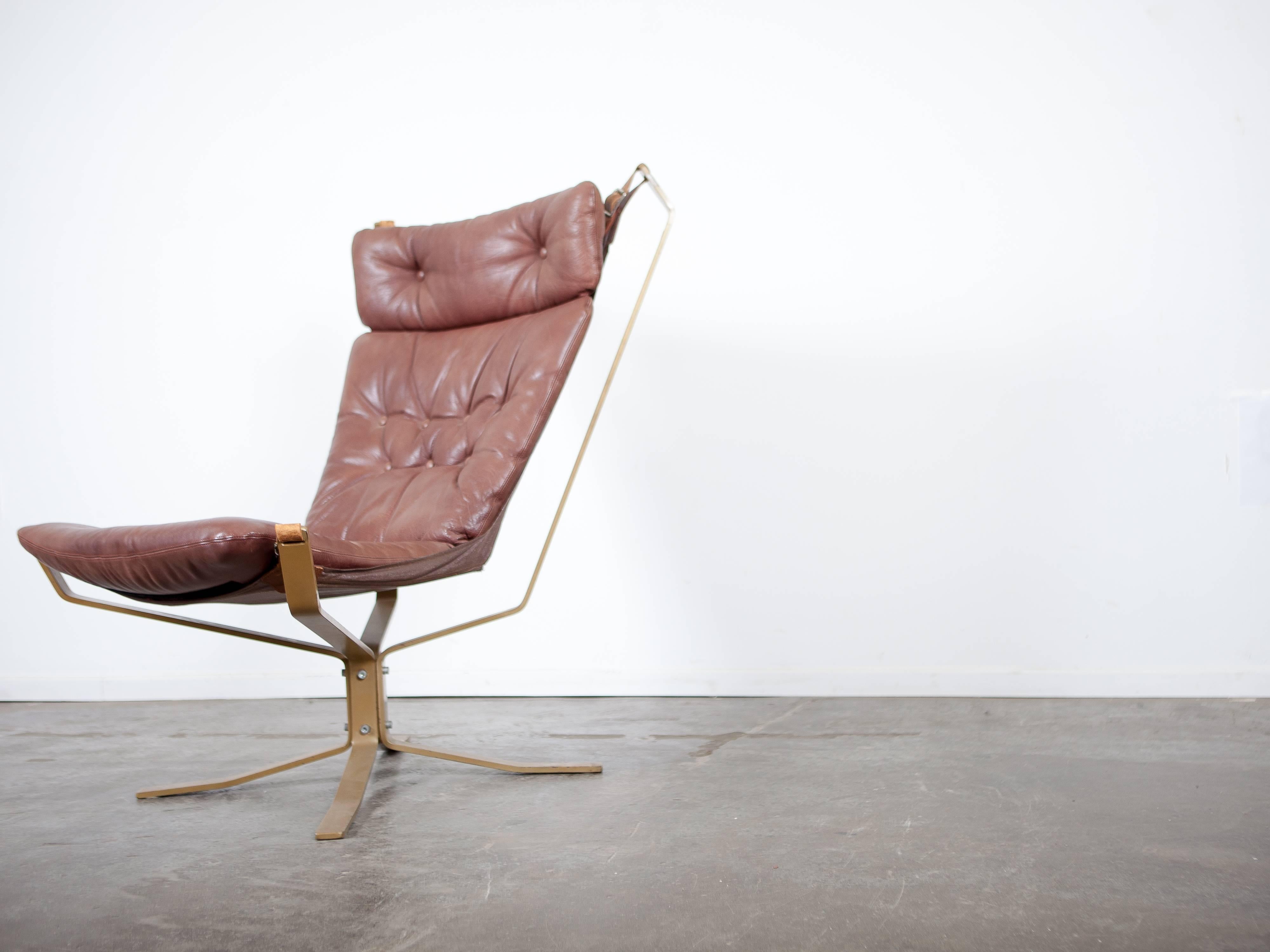 Danish leather and metal framed Falcon-style chair, 1960's. In Excellent Condition In North Hollywood, CA