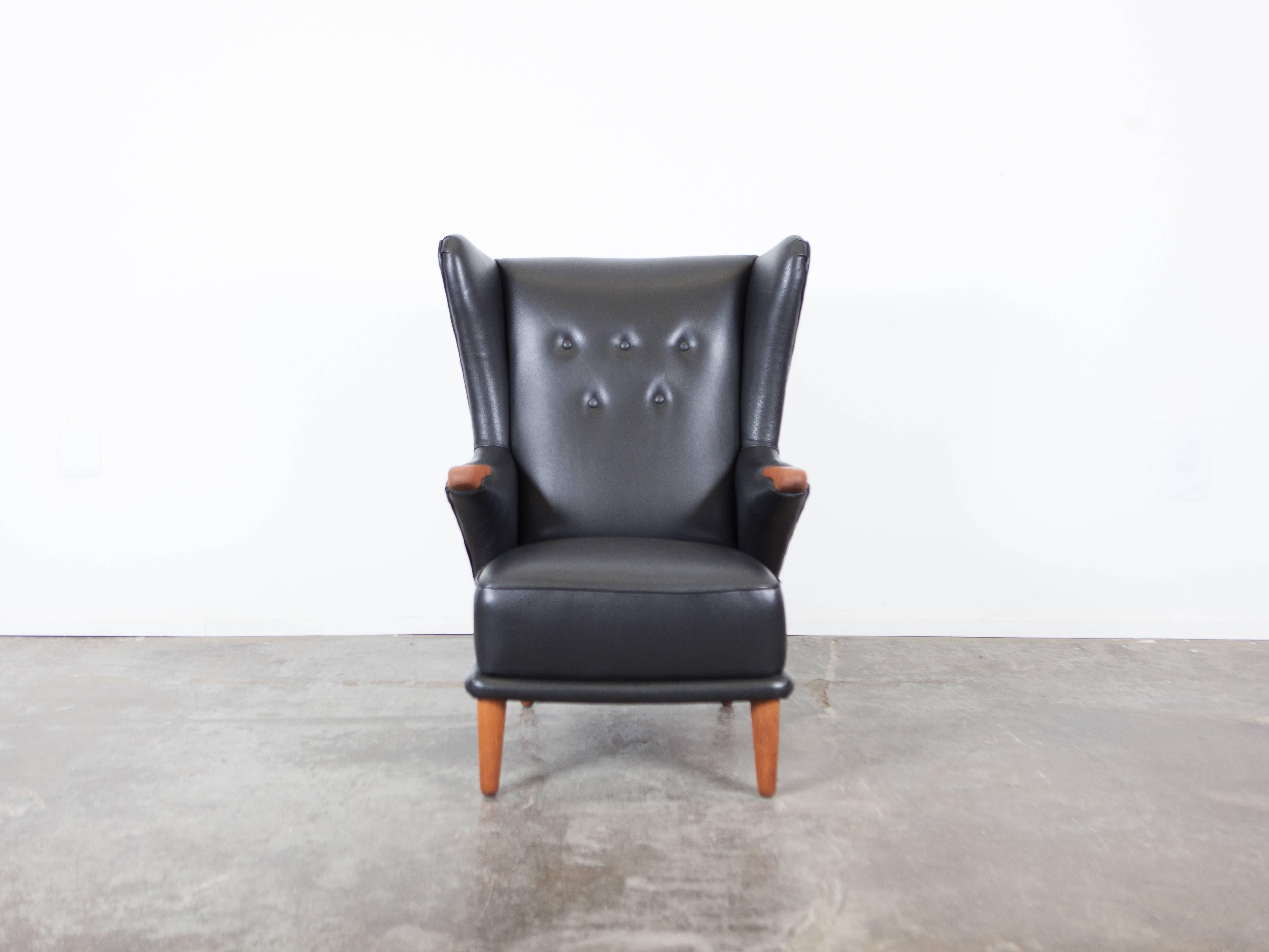Mid-20th Century Svend Skipper Black Leather Lounge Chair