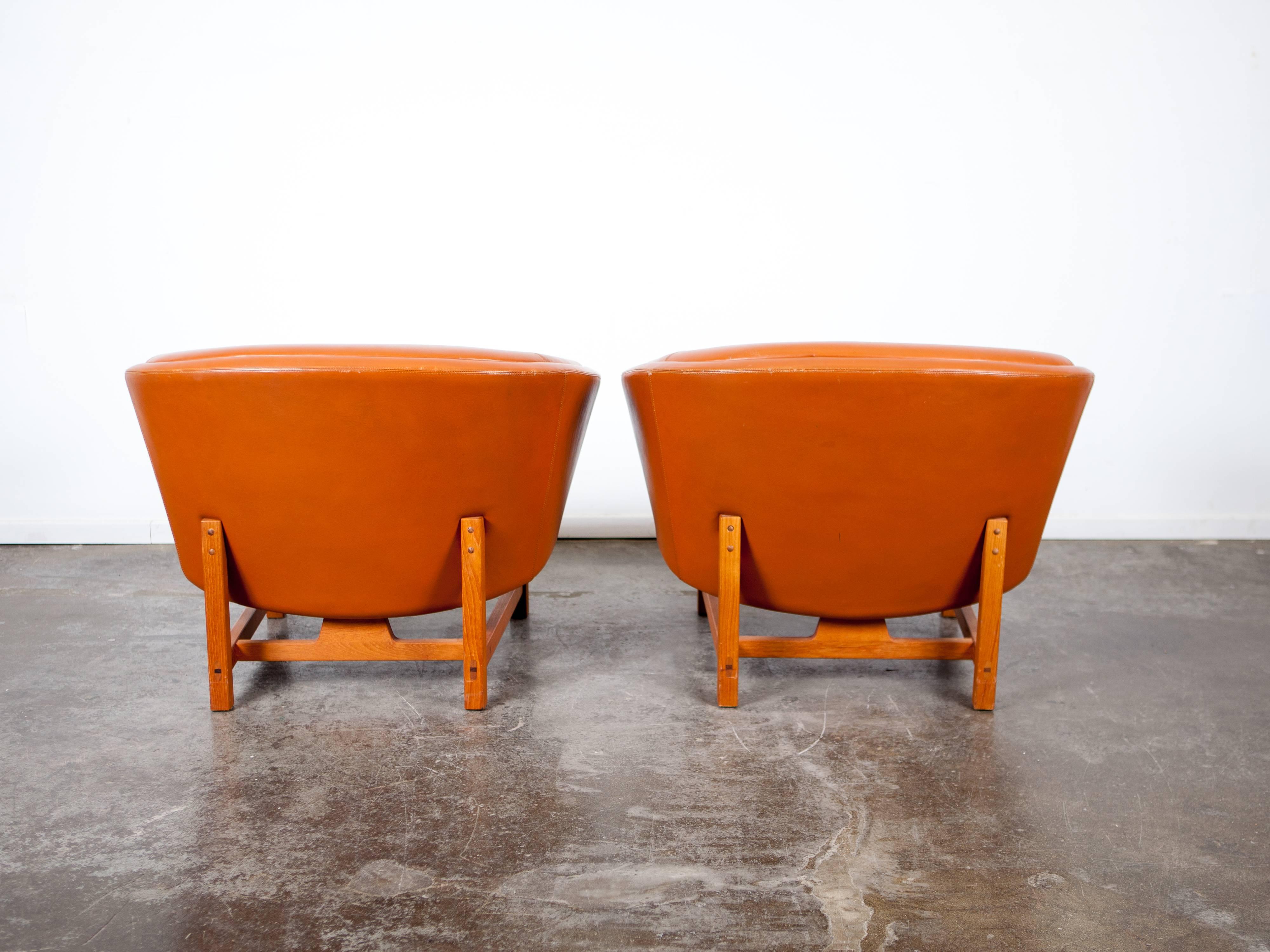 Mid-Century Modern Pair of Lennart Bender Tub Style Lounge Chairs