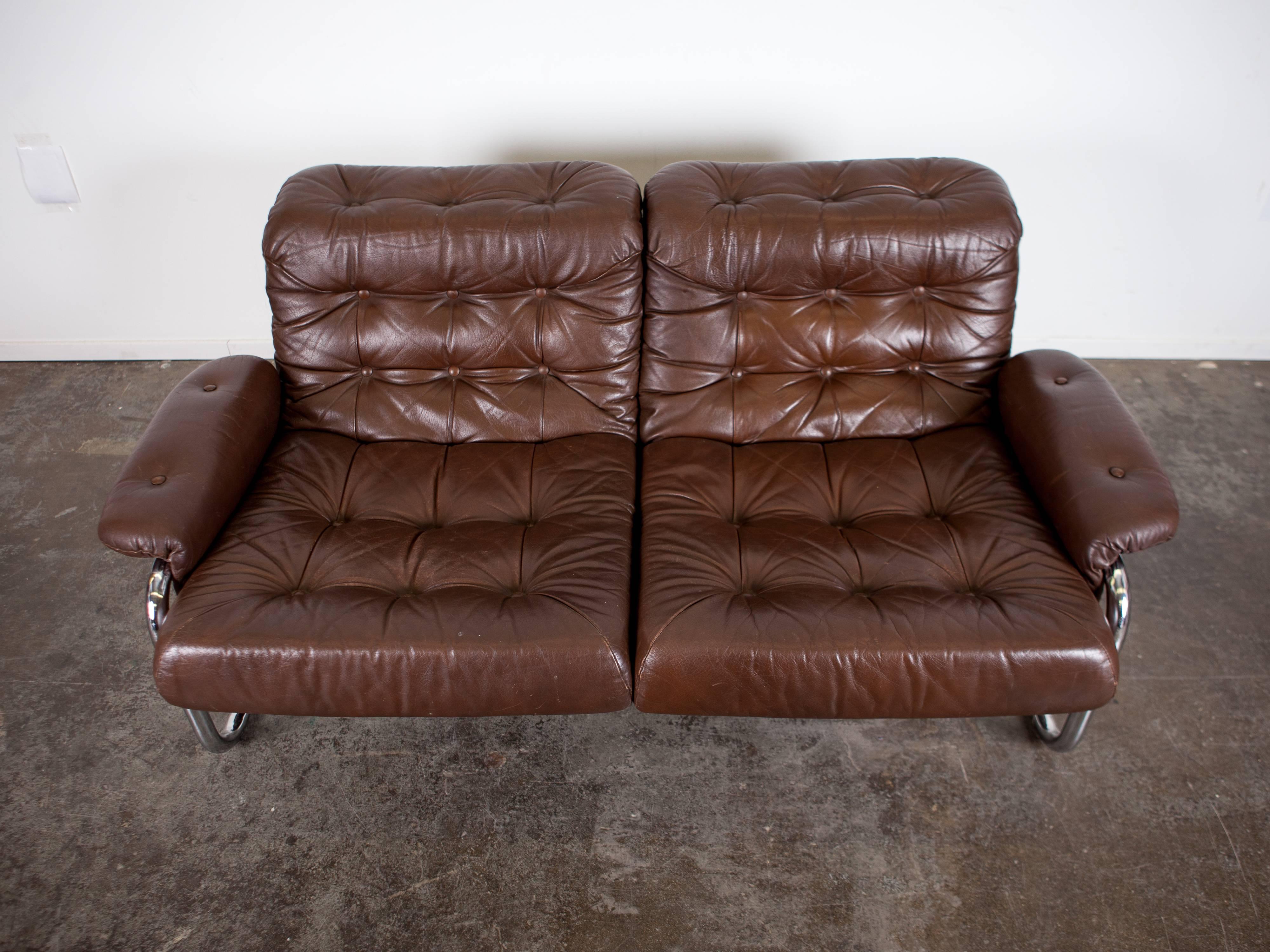 Sofa en cuir chromé Johan Bertil Häggström des années 1970 Excellent état à North Hollywood, CA