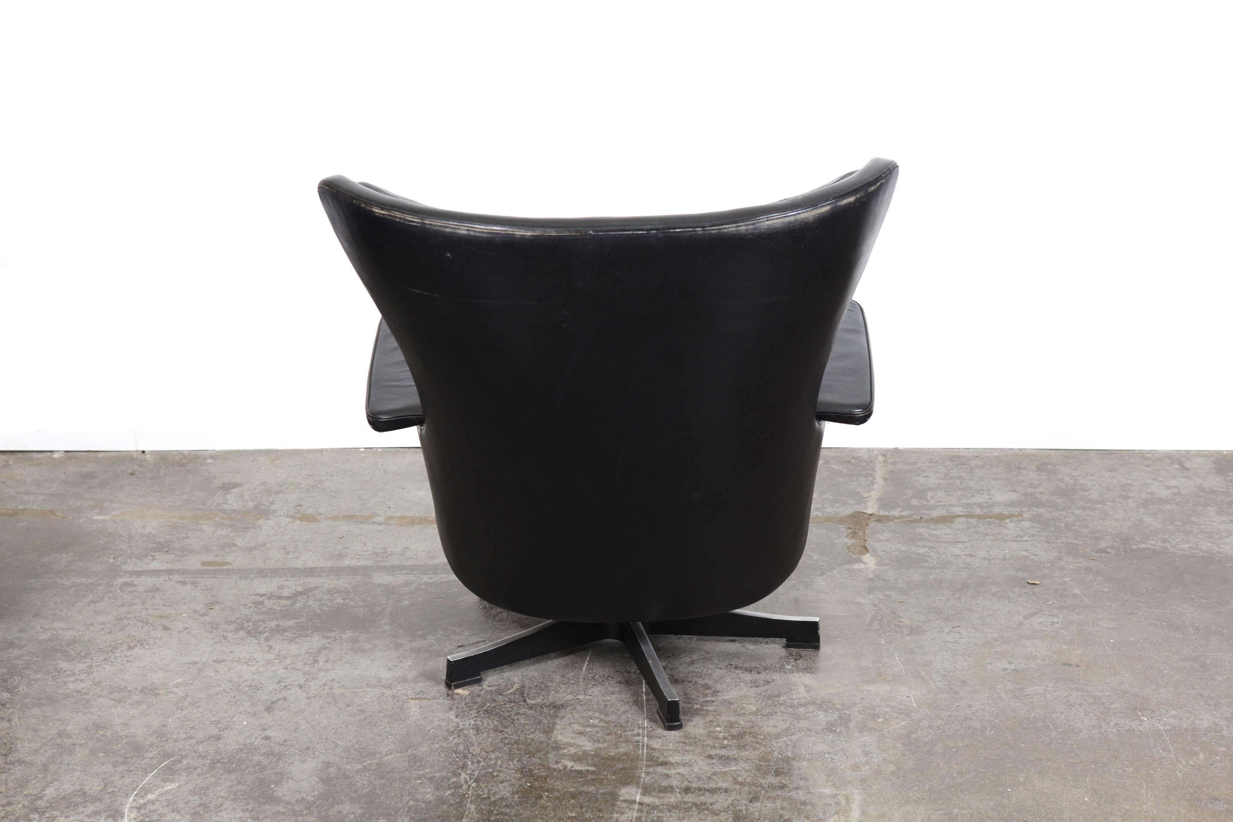 Swiss Swedish Mid-Century Modern Vintage Black Leather Swivel Lounge Chair 