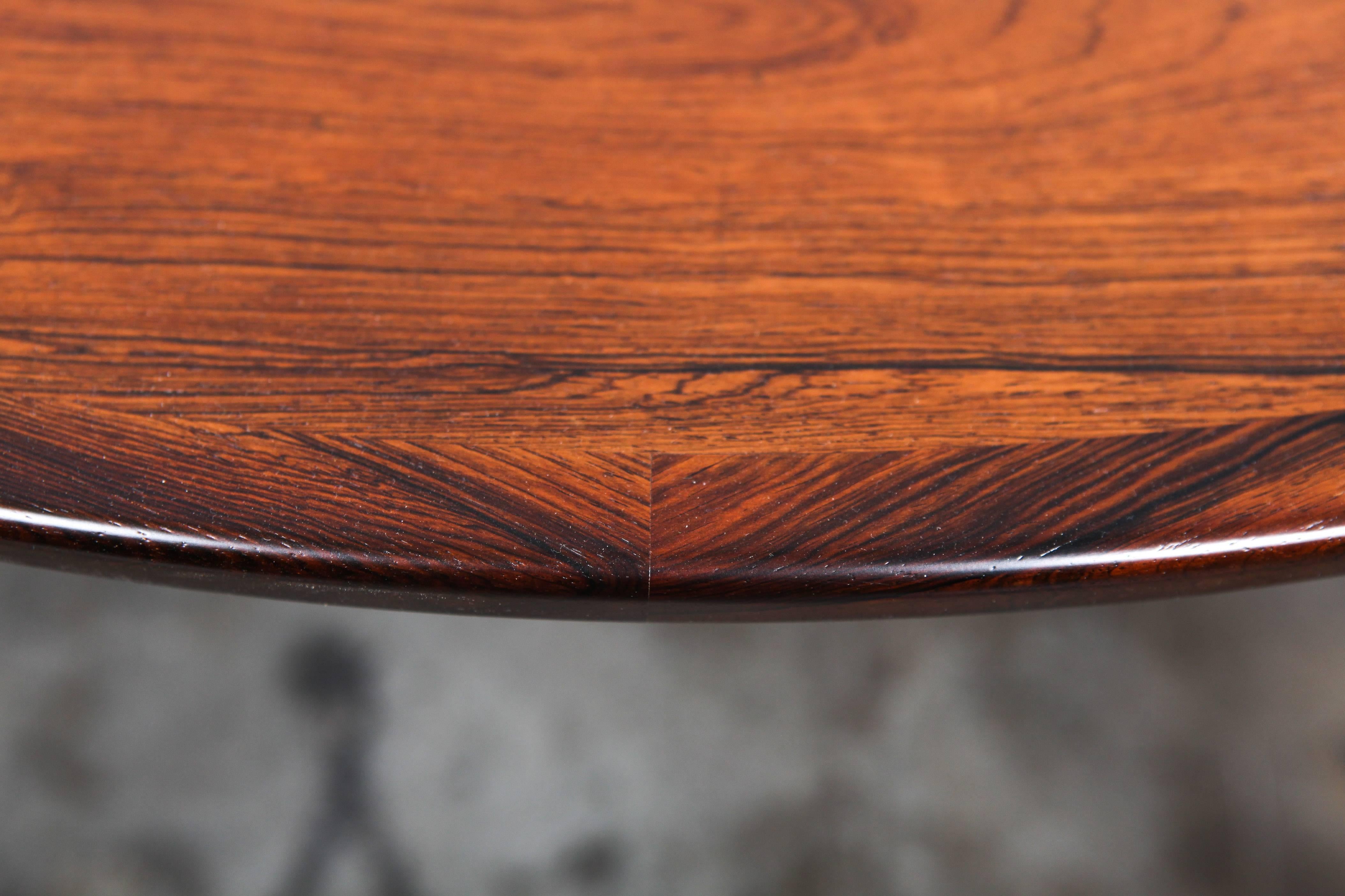 Mid-Century Round Rosewood Dining Table by Rosengren Hansen In Excellent Condition In North Hollywood, CA