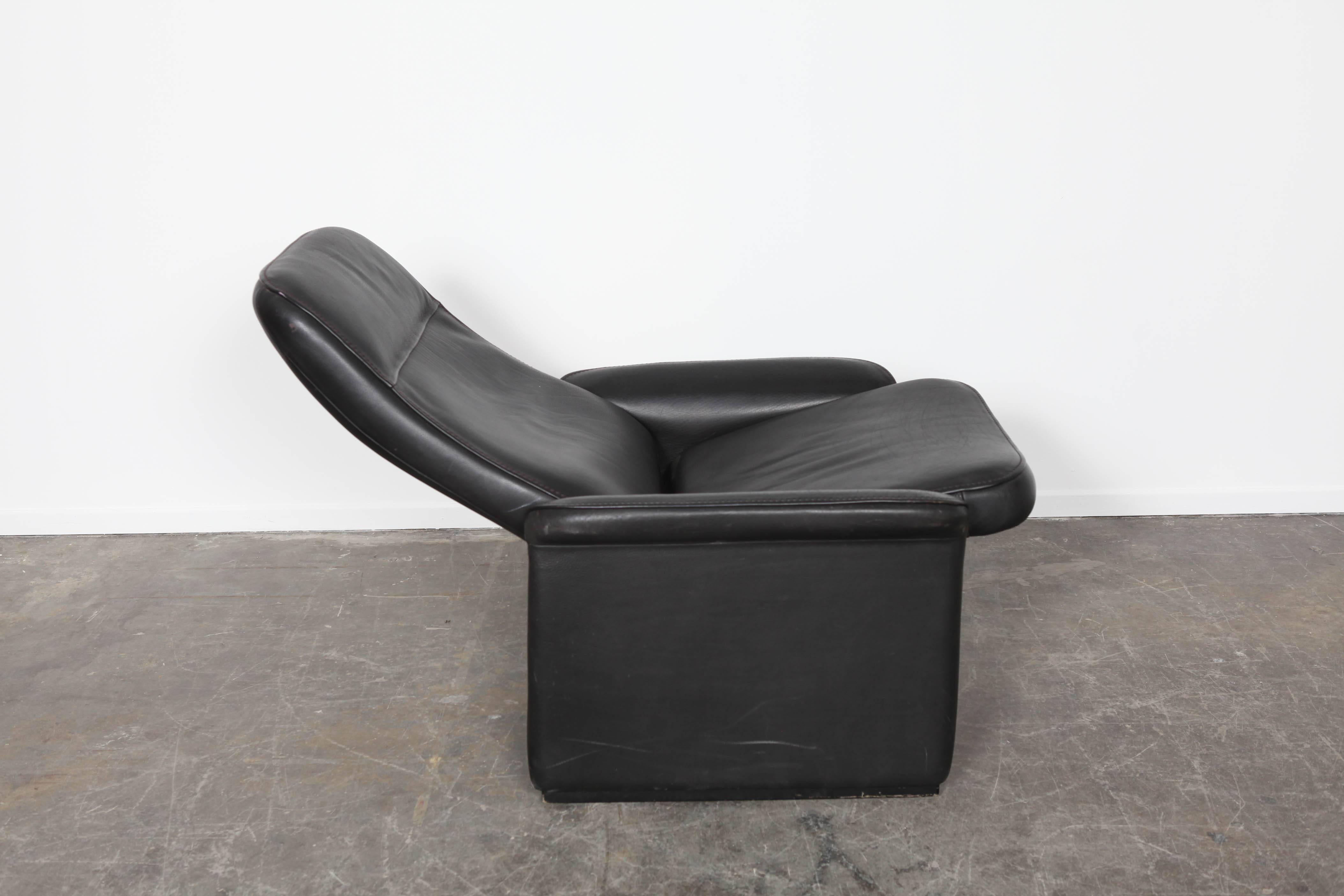 Mid-Century Modern De Sede Black Leather Reclining Ds-50 Lounge Chair