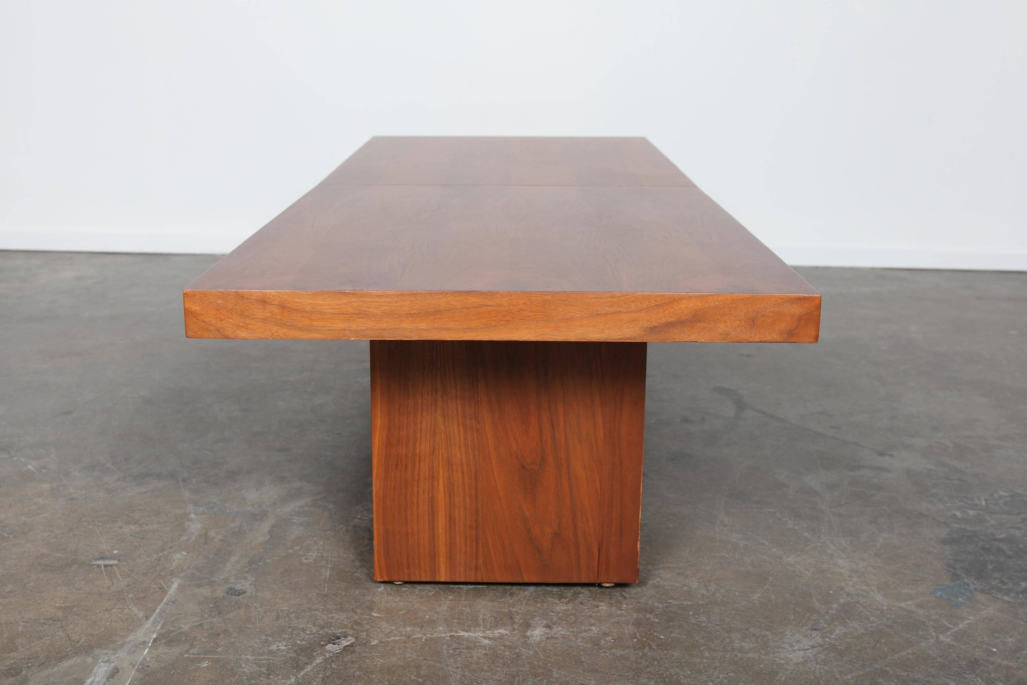 Mid-20th Century Newly Refinished John Keal Expanding Walnut Coffee Table for Brown Saltman