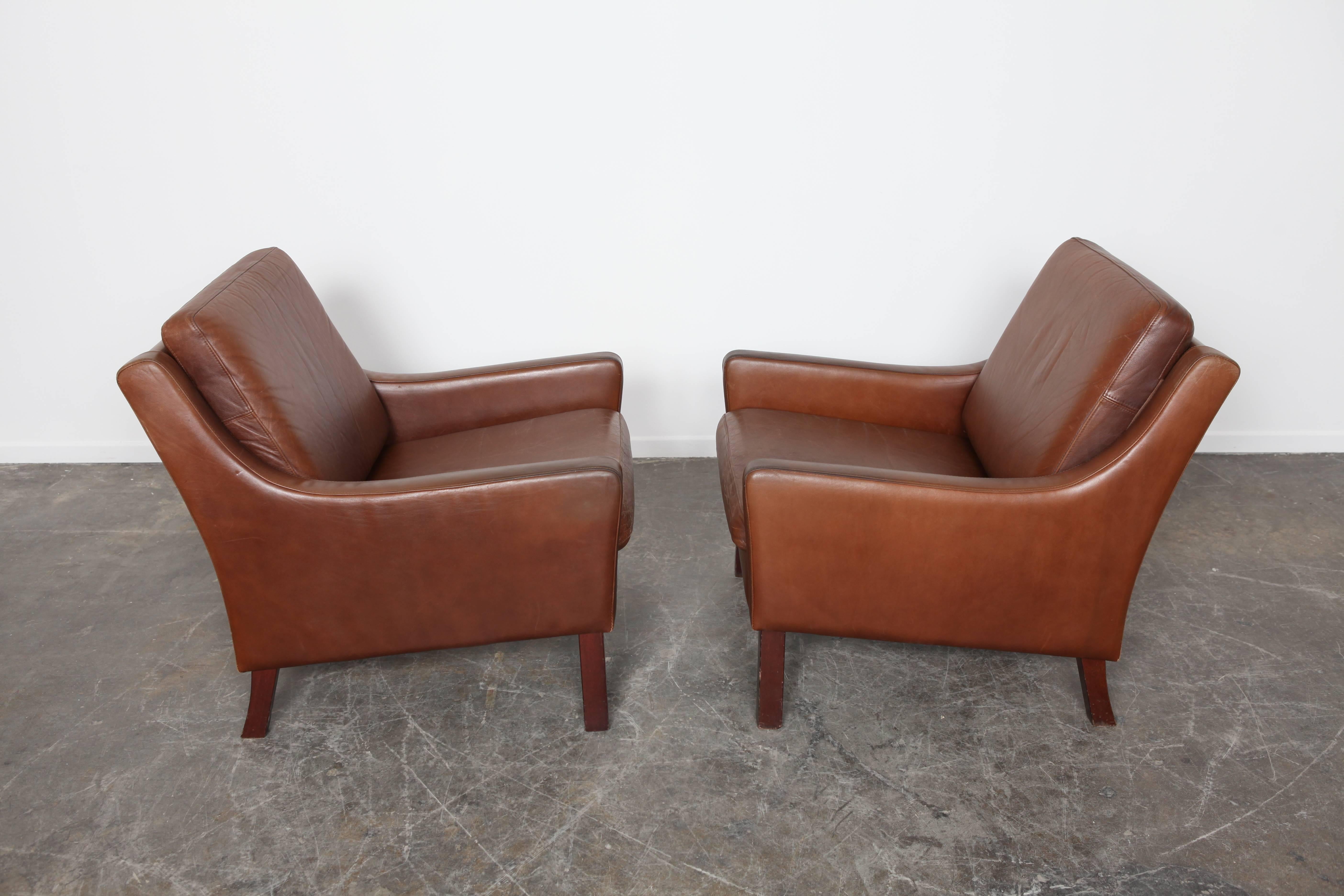 Pair of Mid-Century Modern Swedish Brown Leather Lounge Chairs 1